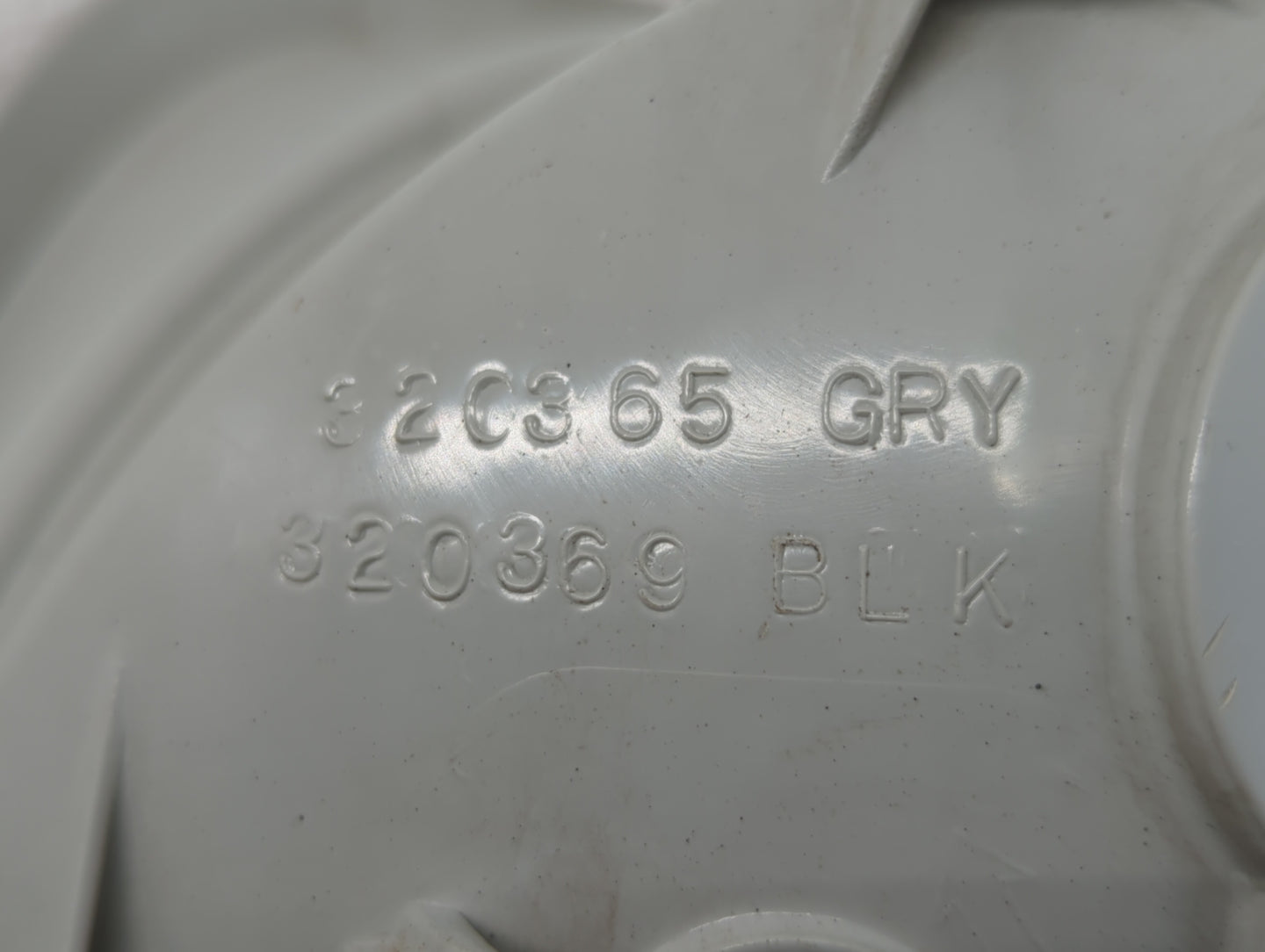 2010-2011 Chevrolet Camaro Tail Light Assembly Driver Left OEM P/N:92212647 92195243 Fits Fits 2010 2011 OEM Used Auto Parts