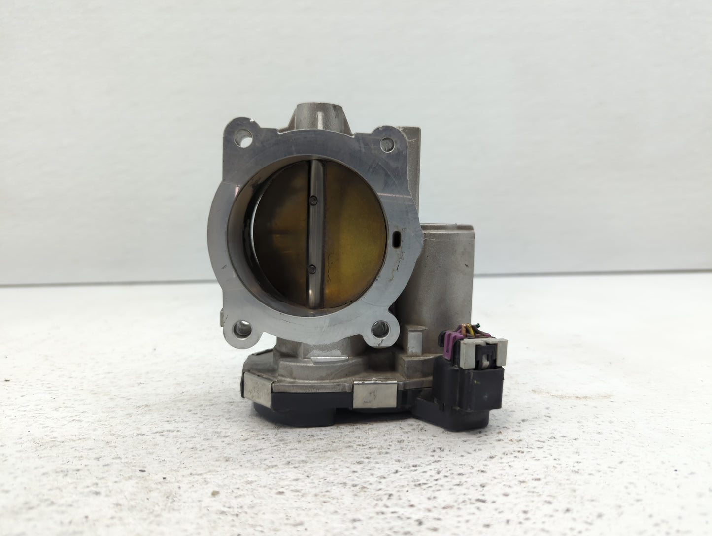 2010-2011 Chevrolet Camaro Throttle Body P/N:994AA Fits Fits 2007 2008 2009 2010 2011 2012 OEM Used Auto Parts - Oemusedauto