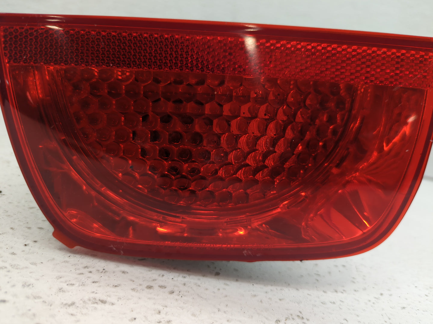 2010-2011 Chevrolet Camaro Tail Light Assembly Driver Left OEM P/N:92212647 92195243 Fits Fits 2010 2011 OEM Used Auto Parts
