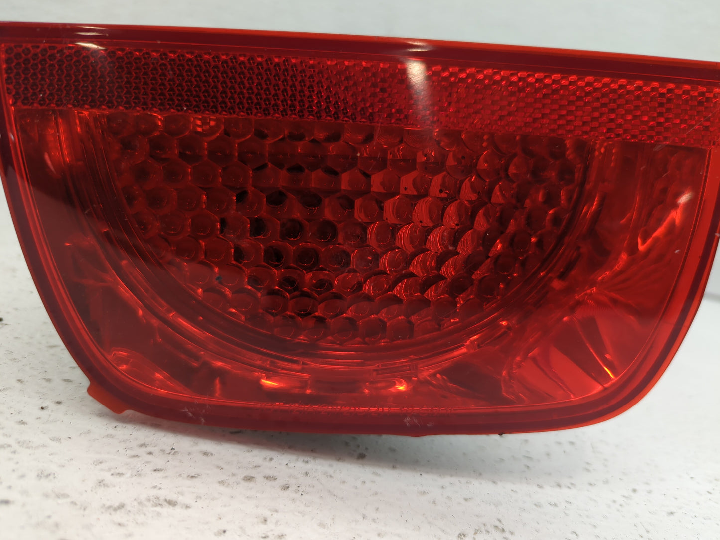 2010-2011 Chevrolet Camaro Tail Light Assembly Driver Left OEM P/N:92212647 92195243 Fits Fits 2010 2011 OEM Used Auto Parts