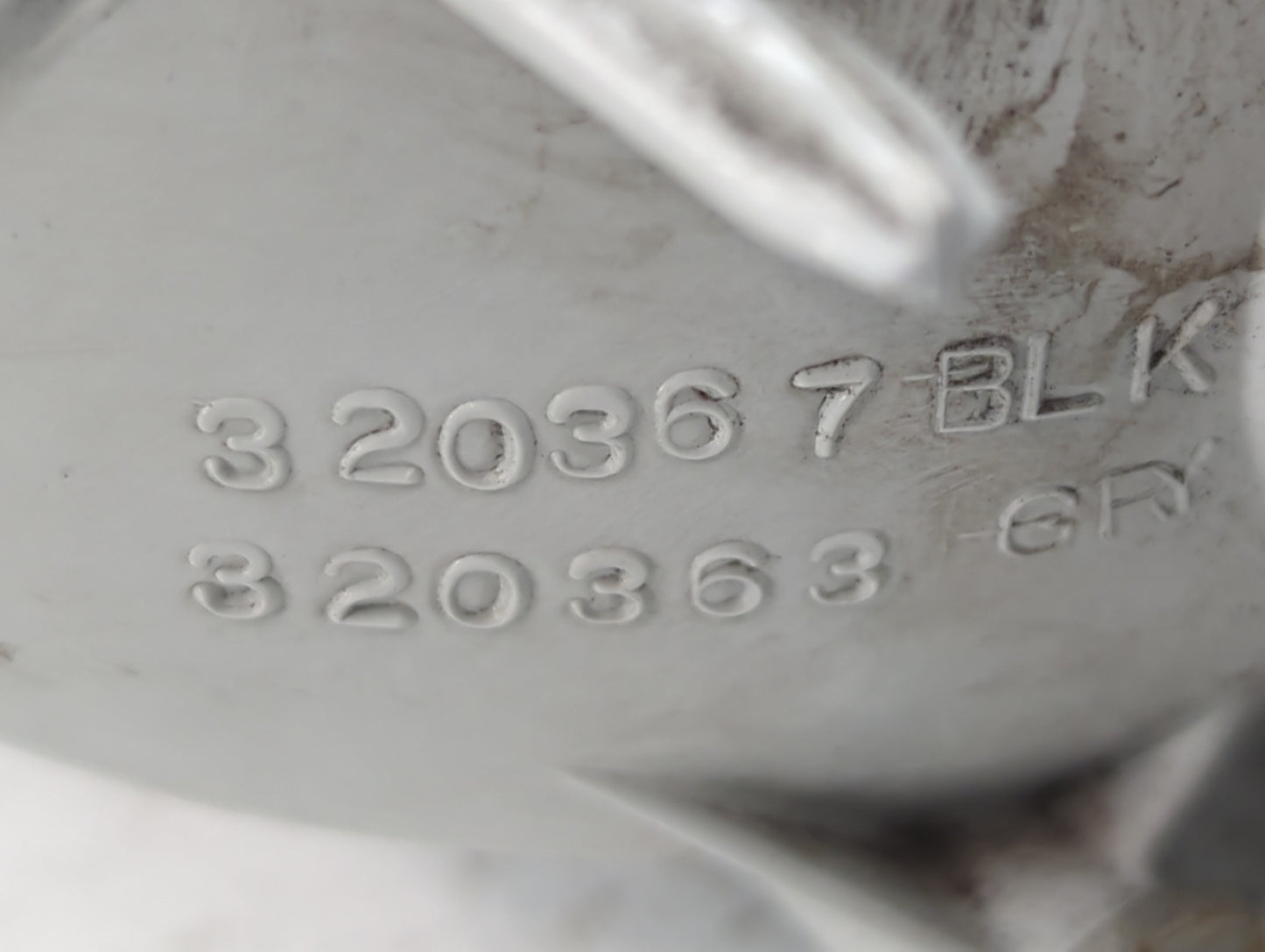 2010-2011 Chevrolet Camaro Tail Light Assembly Driver Left OEM P/N:92212647 92195243 Fits Fits 2010 2011 OEM Used Auto Parts