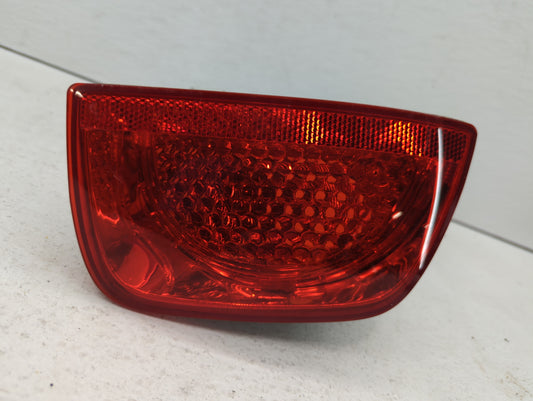 2010-2012 Chevrolet Camaro Tail Light Assembly Passenger Right OEM P/N:92195242 320370, 320366 Fits Fits 2010 2011 2012 OEM 