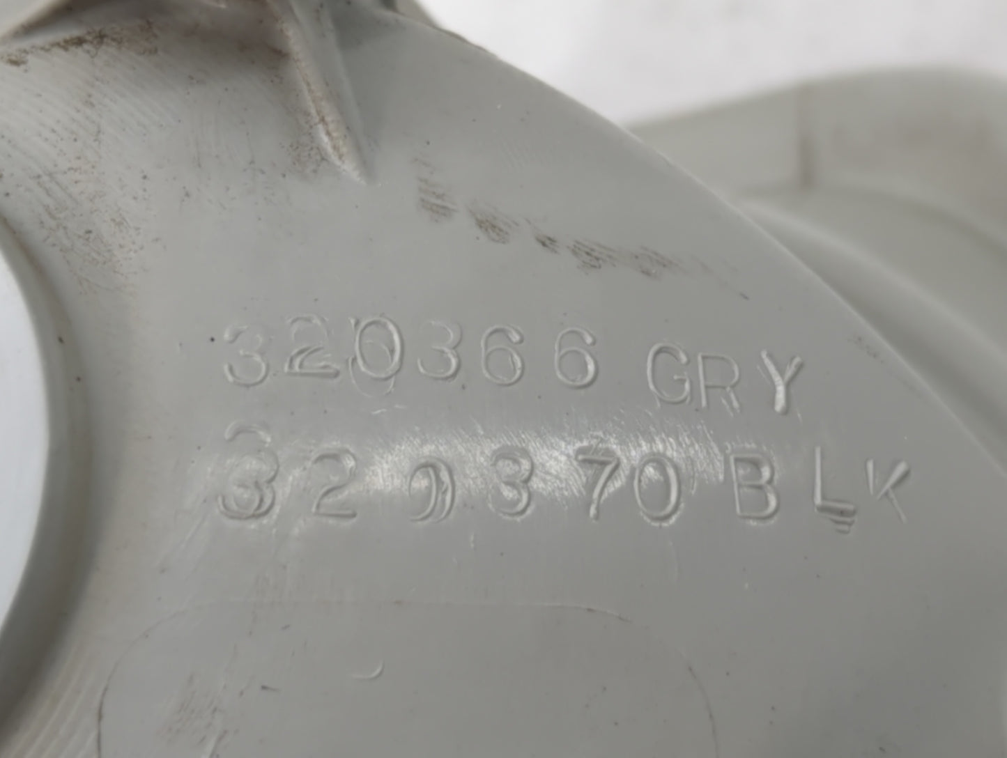 2010-2012 Chevrolet Camaro Tail Light Assembly Passenger Right OEM P/N:92195242 320370, 320366 Fits Fits 2010 2011 2012 OEM 