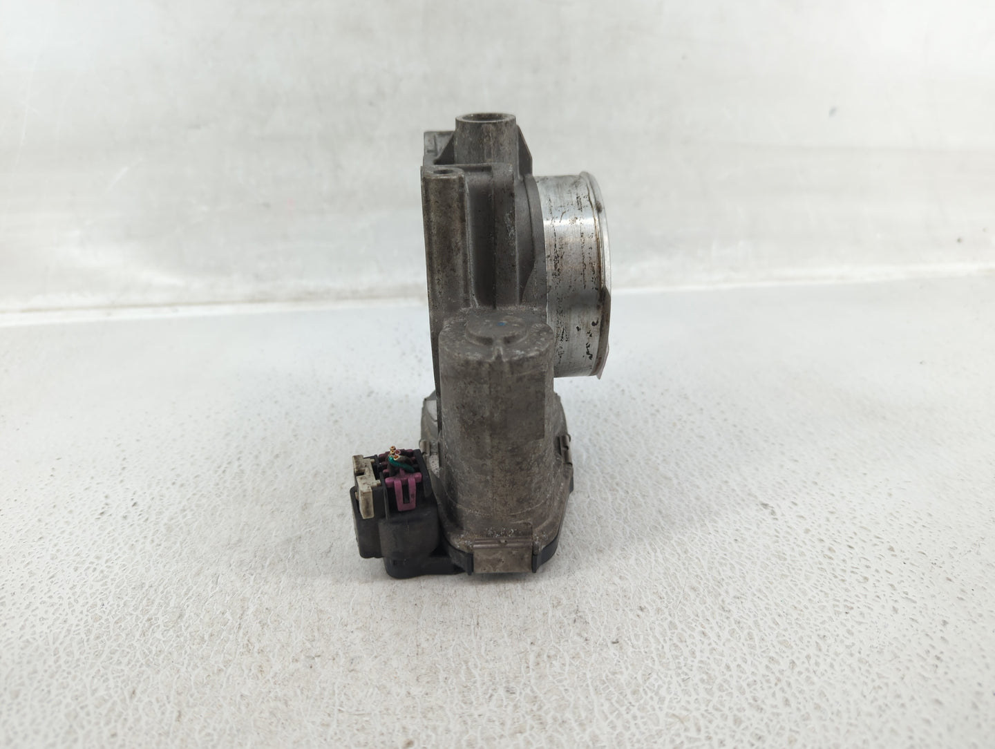 2010-2011 Chevrolet Camaro Throttle Body P/N:1451AA 994AA Fits Fits 2007 2008 2009 2010 2011 2012 OEM Used Auto Parts - Oemu