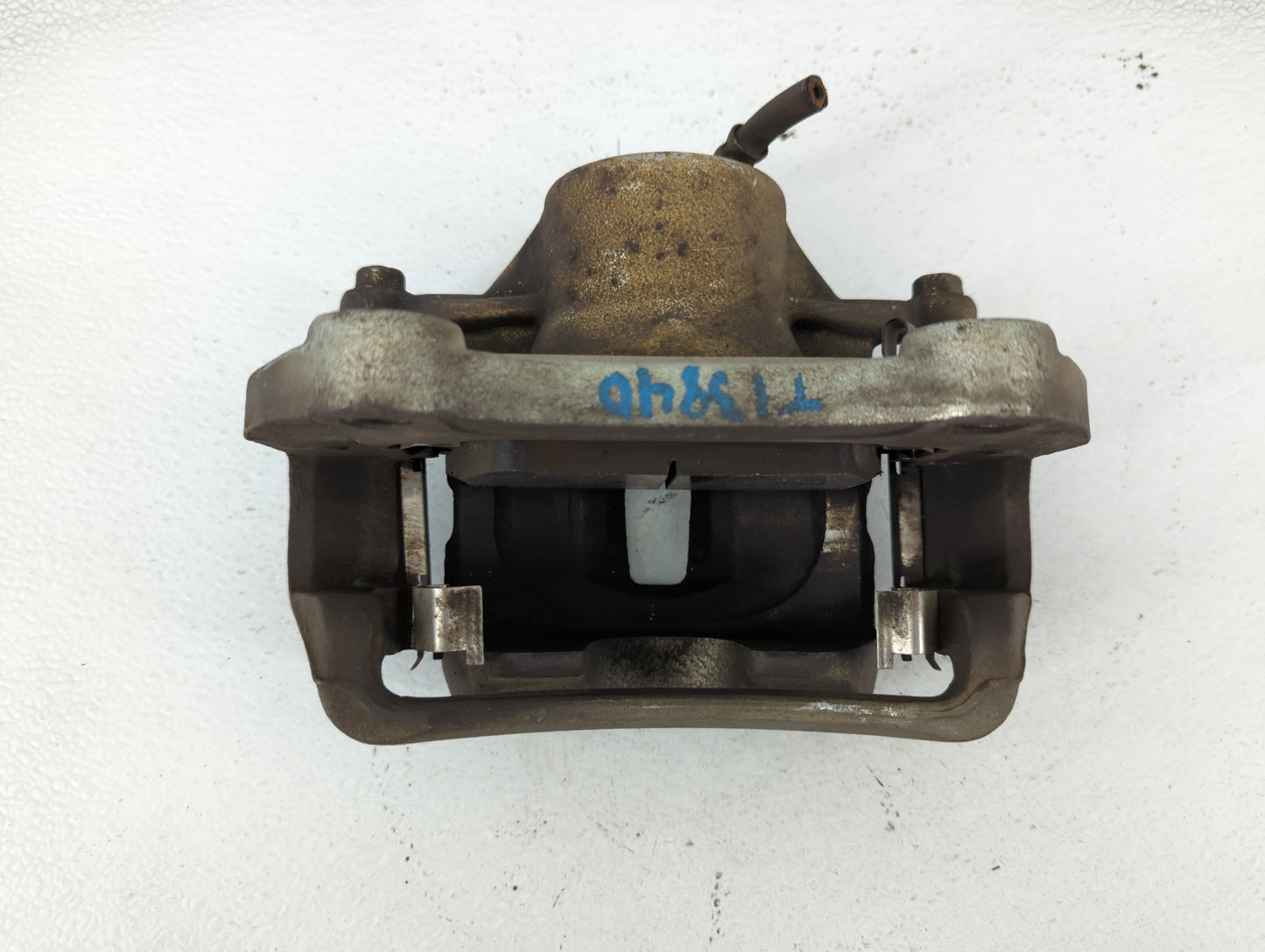 2010-2015 Chevrolet Camaro Front Driver Left Brake Caliper - Oemusedautoparts1.com