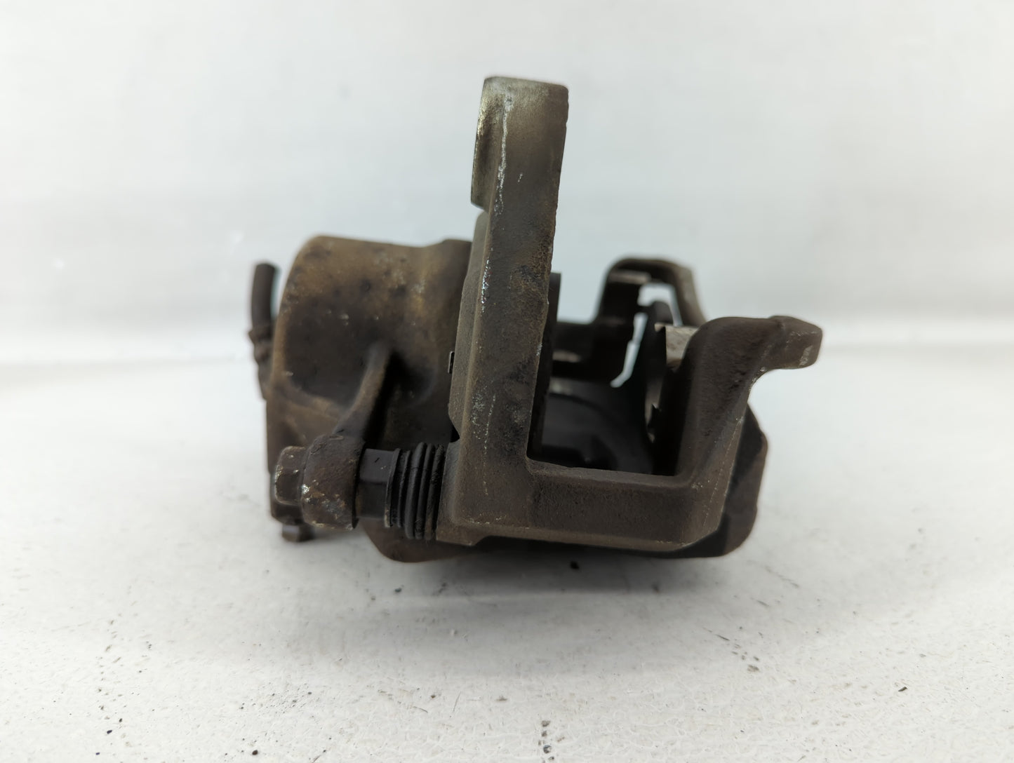 2010-2015 Chevrolet Camaro Front Driver Left Brake Caliper - Oemusedautoparts1.com