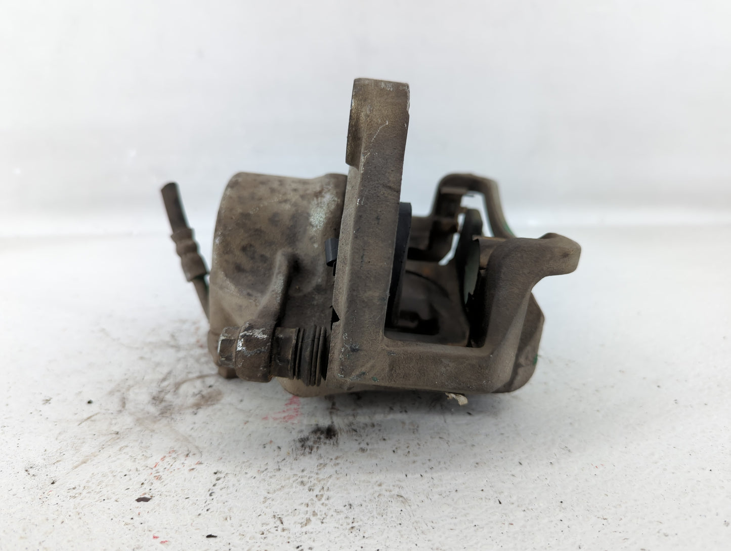 2010-2015 Chevrolet Camaro Front Driver Left Brake Caliper - Oemusedautoparts1.com