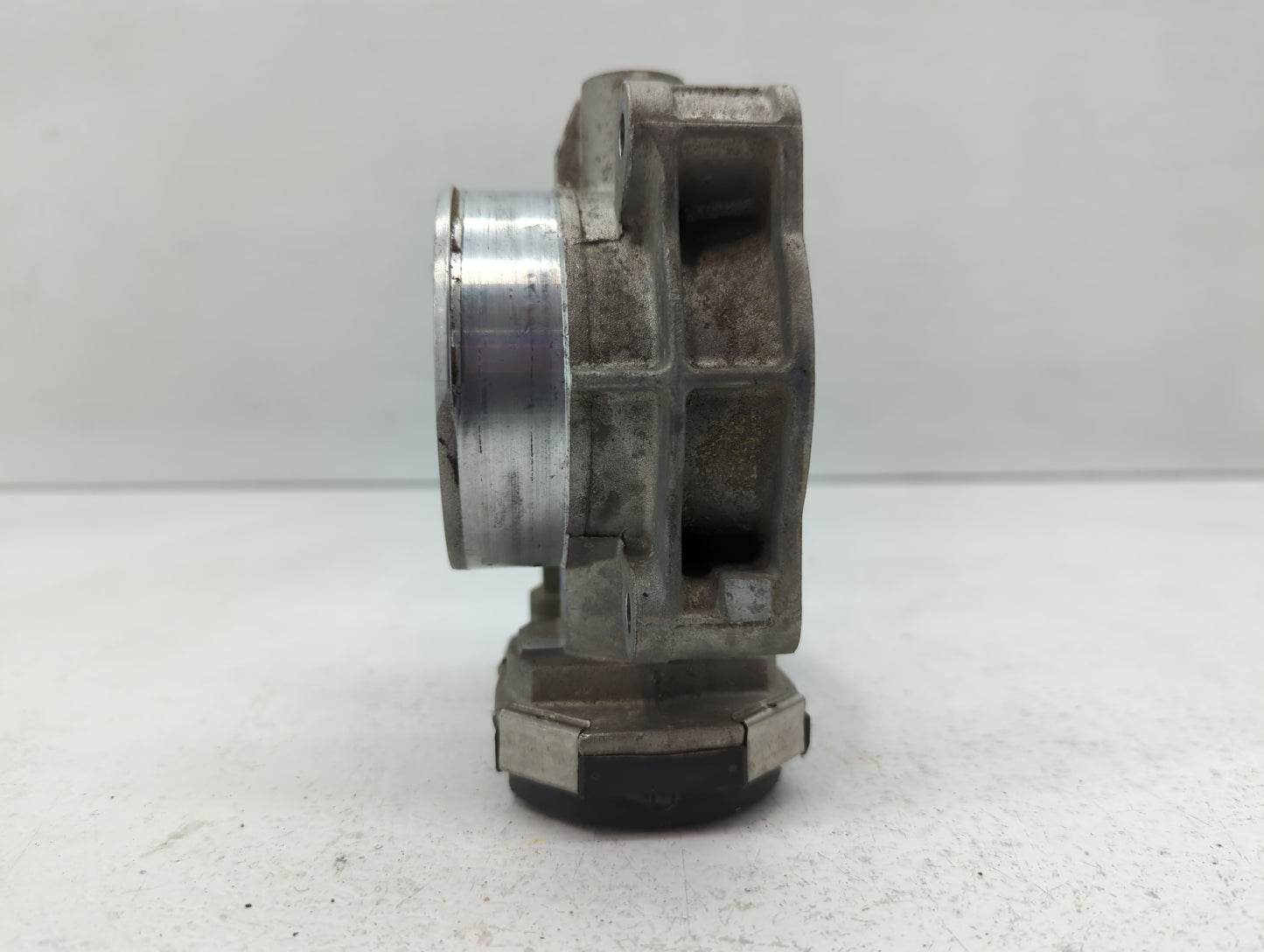 2010-2011 Chevrolet Camaro Throttle Body P/N:014 5 AA 994AA Fits Fits 2007 2008 2009 2010 2011 2012 OEM Used Auto Parts - Oe