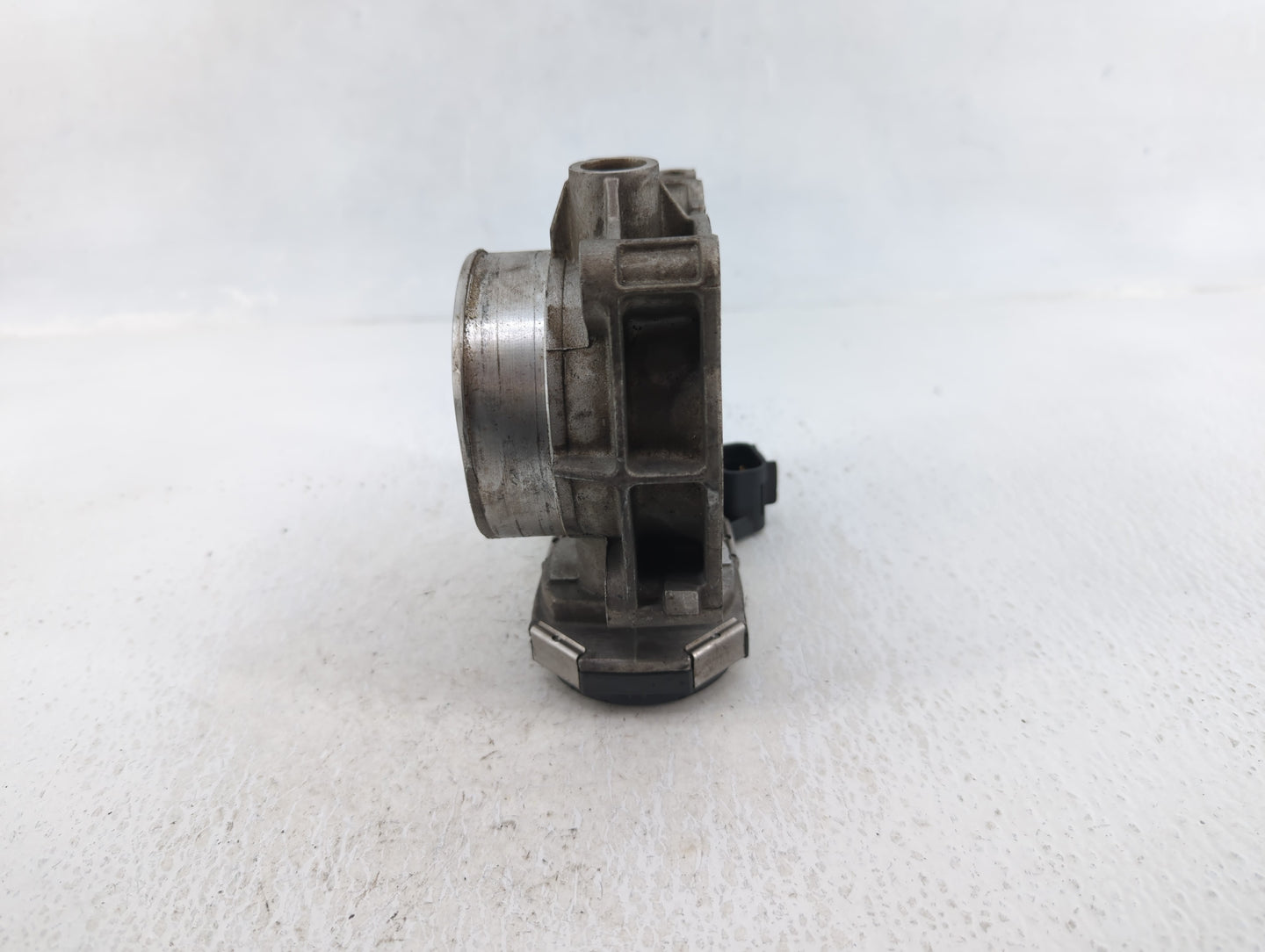 2010-2011 Chevrolet Camaro Throttle Body Fits Fits 2007 2008 2009 2010 2011 2012 OEM Used Auto Parts - Oemusedautoparts1.com