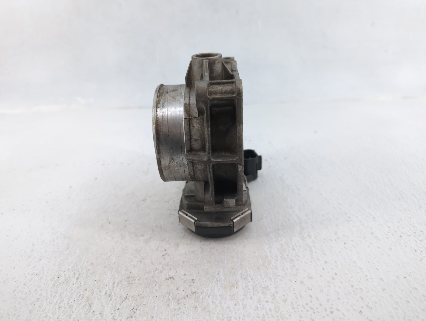 2010-2011 Chevrolet Camaro Throttle Body Fits Fits 2007 2008 2009 2010 2011 2012 OEM Used Auto Parts - Oemusedautoparts1.com
