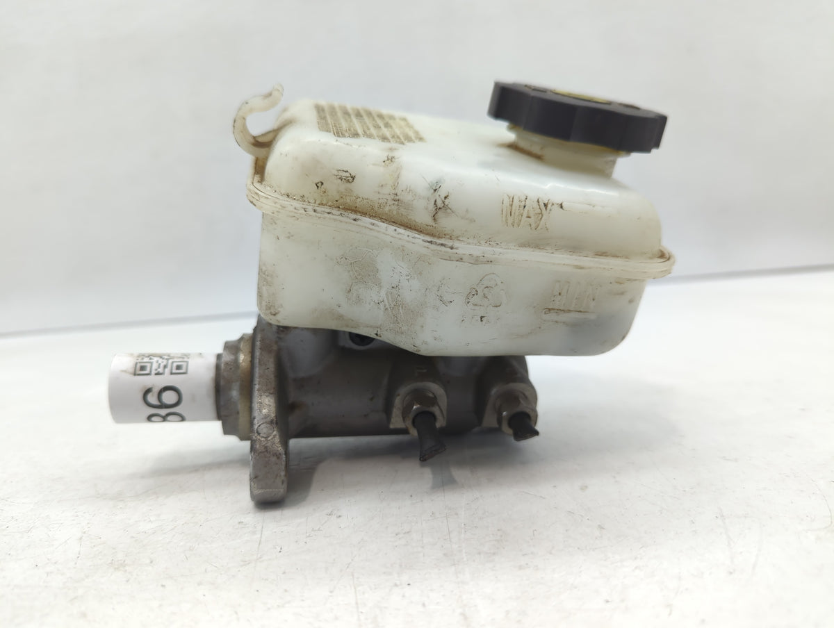 2010-2011 Chevrolet Camaro Brake Master Cylinder 610686 - Oemusedautoparts1.com