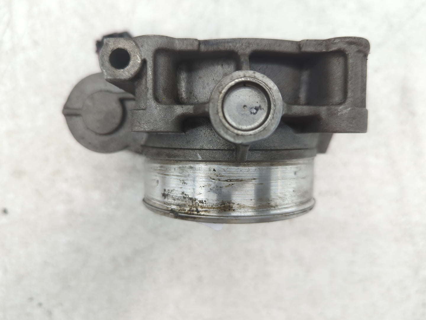 2010-2011 Chevrolet Camaro Throttle Body P/N:994AA Fits Fits 2007 2008 2009 2010 2011 2012 OEM Used Auto Parts - Oemusedauto