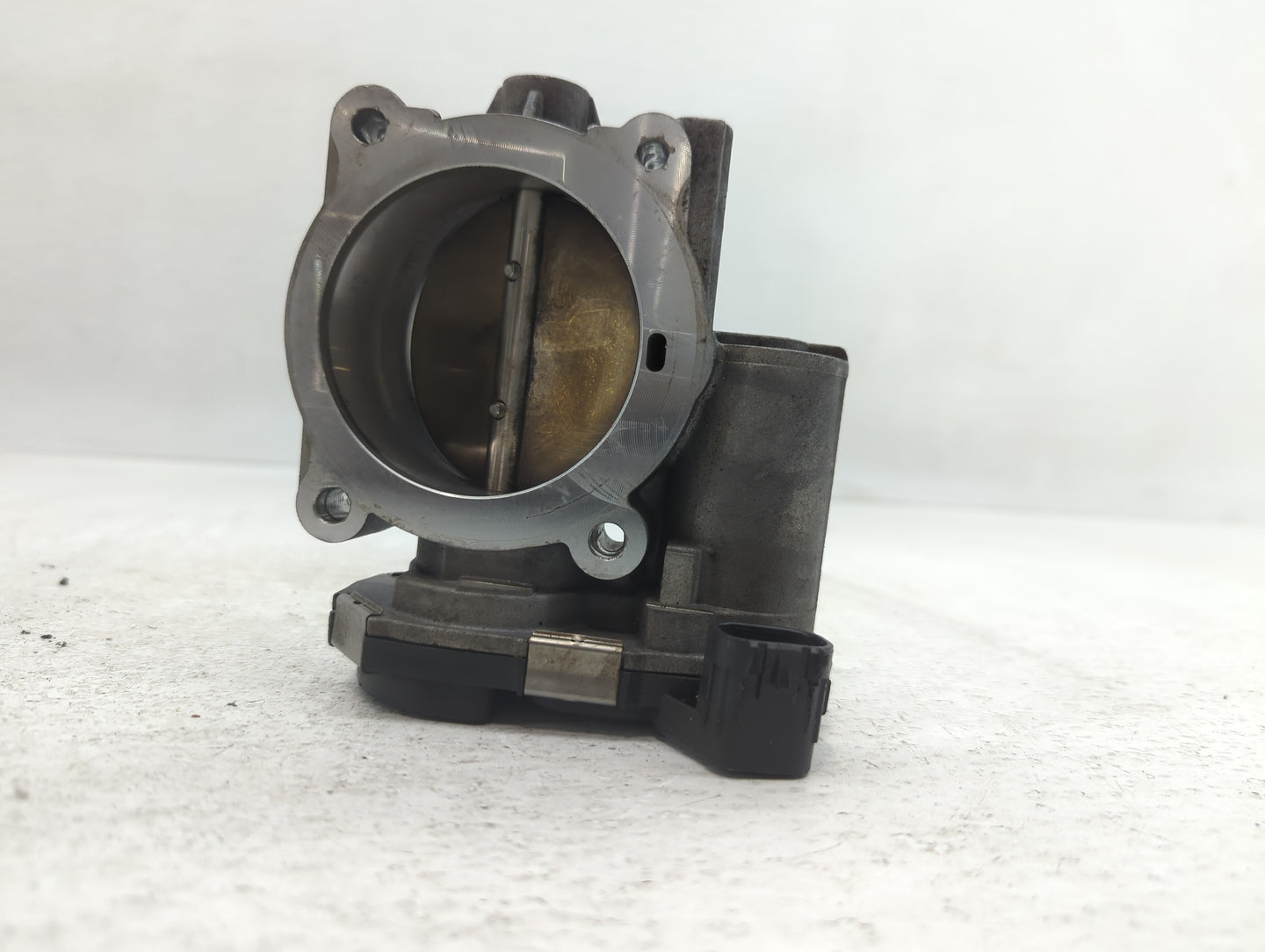 2010-2011 Chevrolet Camaro Throttle Body P/N:994AA Fits Fits 2007 2008 2009 2010 2011 2012 OEM Used Auto Parts - Oemusedauto