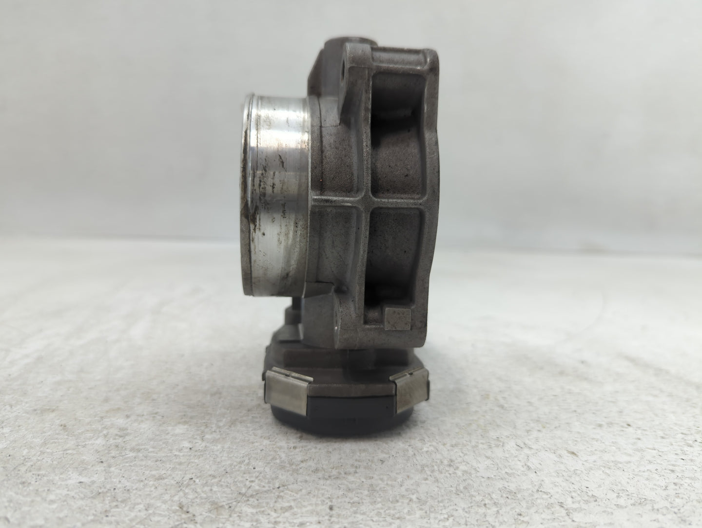2010-2011 Chevrolet Camaro Throttle Body P/N:994AA Fits Fits 2007 2008 2009 2010 2011 2012 OEM Used Auto Parts - Oemusedauto