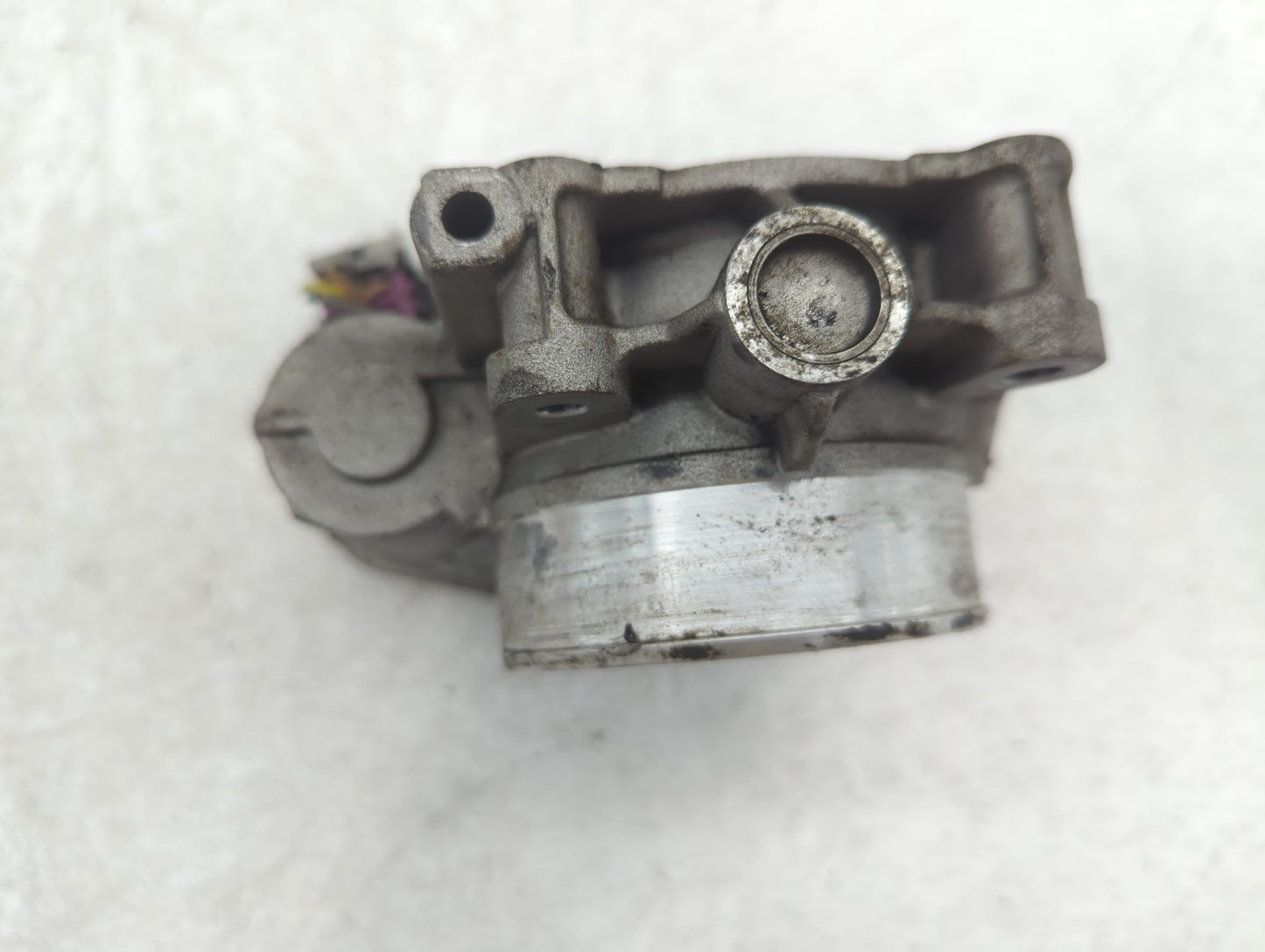 2010-2011 Chevrolet Camaro Throttle Body P/N:994AA Fits Fits 2007 2008 2009 2010 2011 2012 OEM Used Auto Parts - Oemusedauto