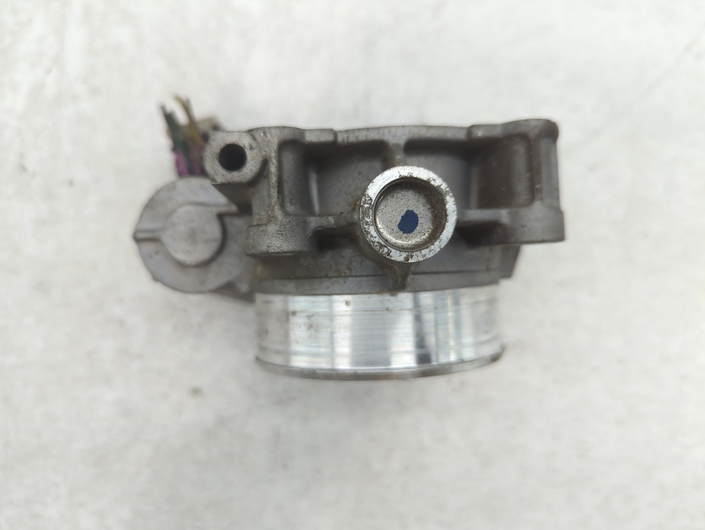 2010-2011 Chevrolet Camaro Throttle Body P/N:994AA Fits Fits 2007 2008 2009 2010 2011 2012 OEM Used Auto Parts - Oemusedauto