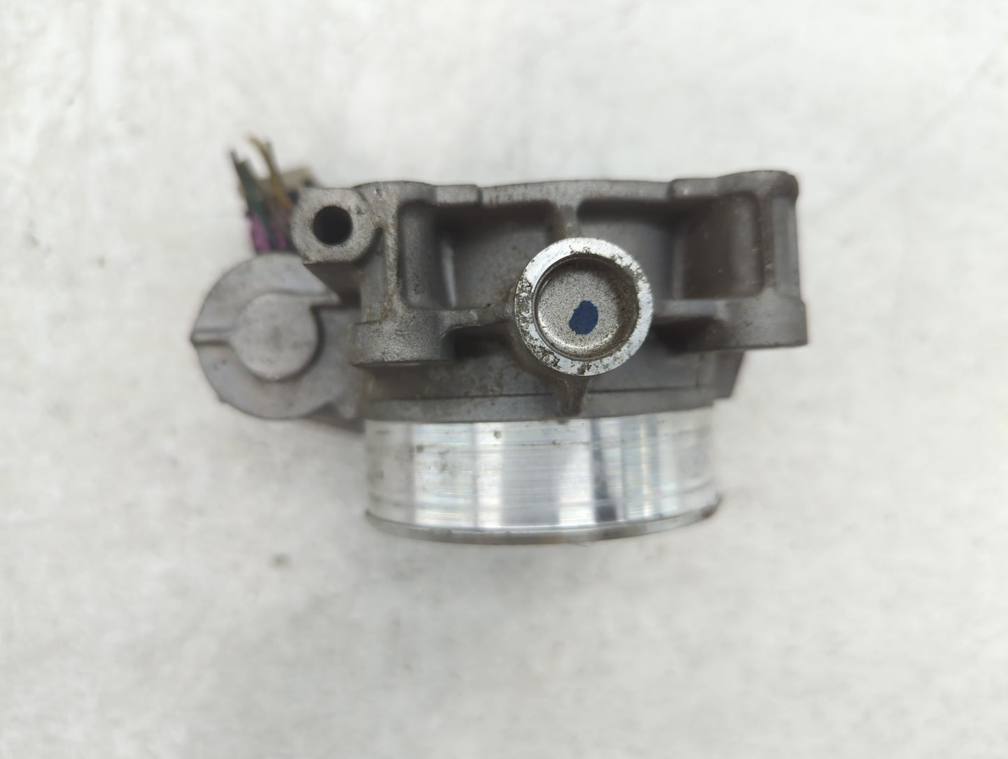 2010-2011 Chevrolet Camaro Throttle Body P/N:994AA Fits Fits 2007 2008 2009 2010 2011 2012 OEM Used Auto Parts - Oemusedauto