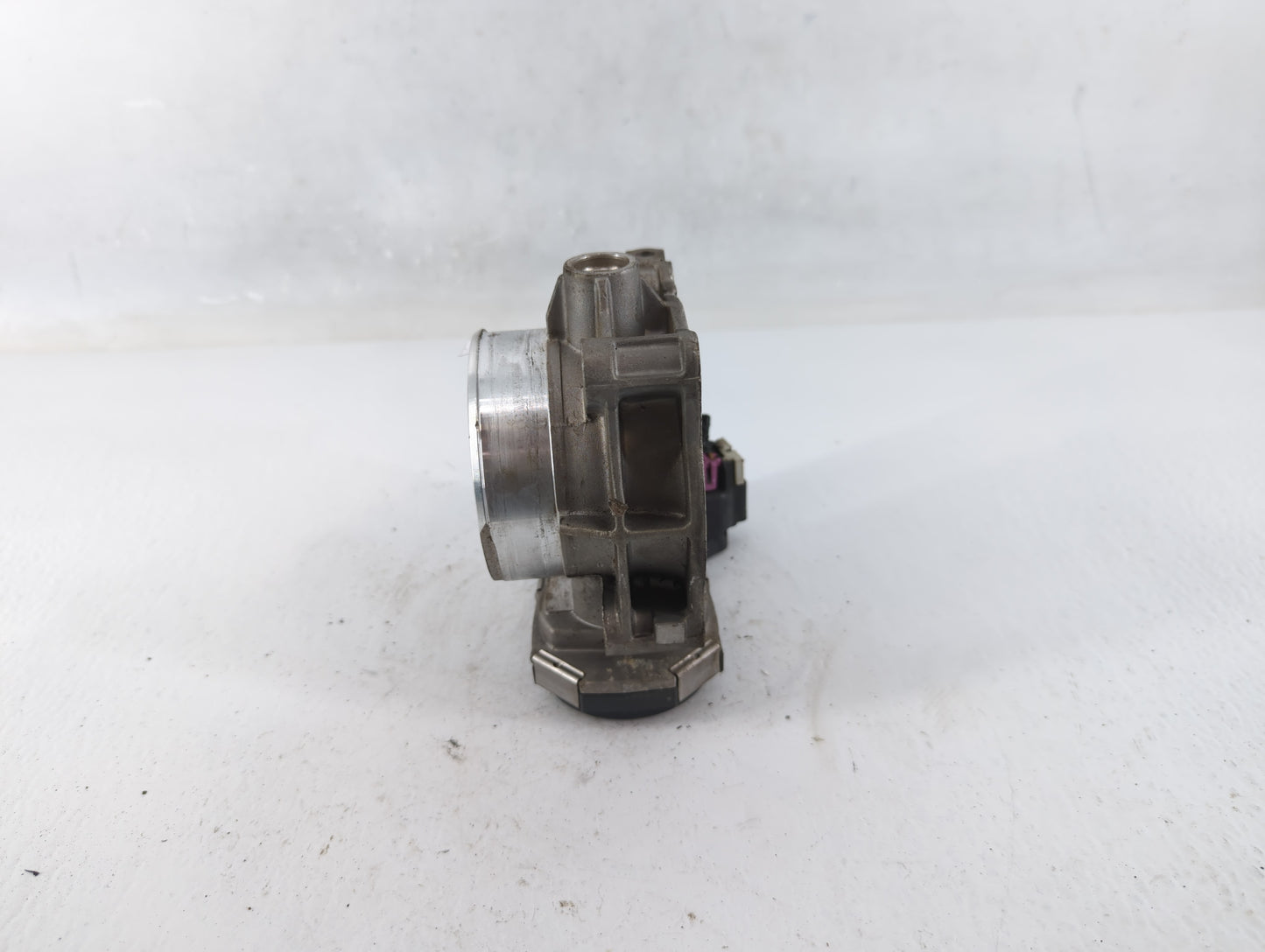 2010-2011 Chevrolet Camaro Throttle Body P/N:994AA4920C 994AA Fits Fits 2007 2008 2009 2010 2011 2012 OEM Used Auto Parts - 