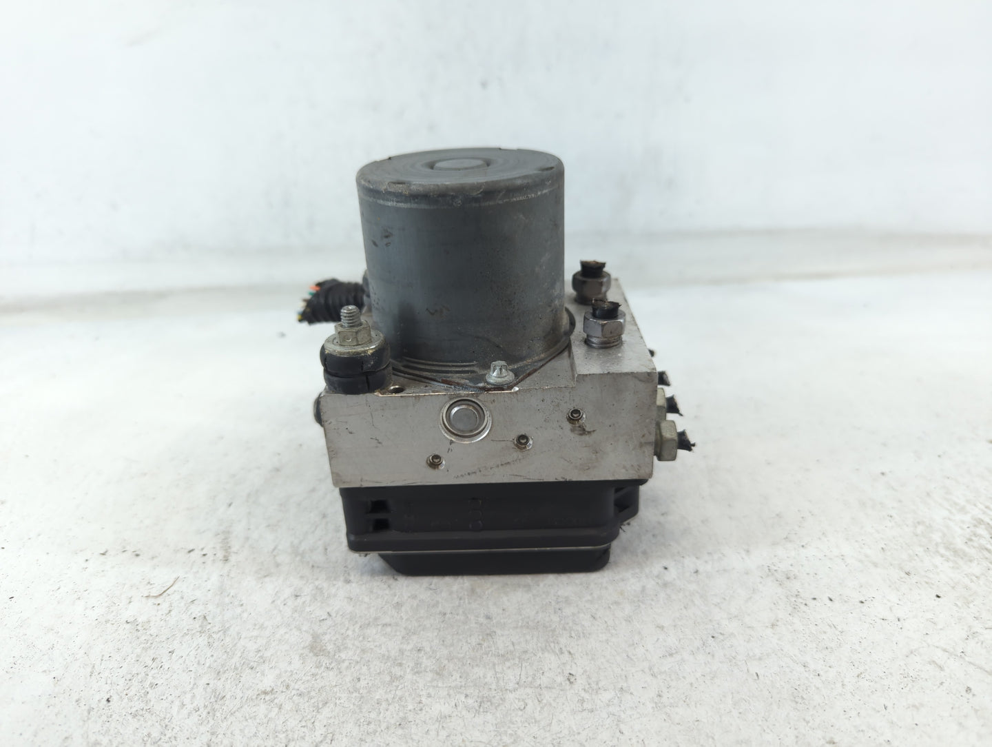 2010-2011 Chevrolet Camaro ABS Pump Control Module Replacement P/N:92246443 0 265 230 336 05 Fits Fits 2010 2011 OEM Used Au