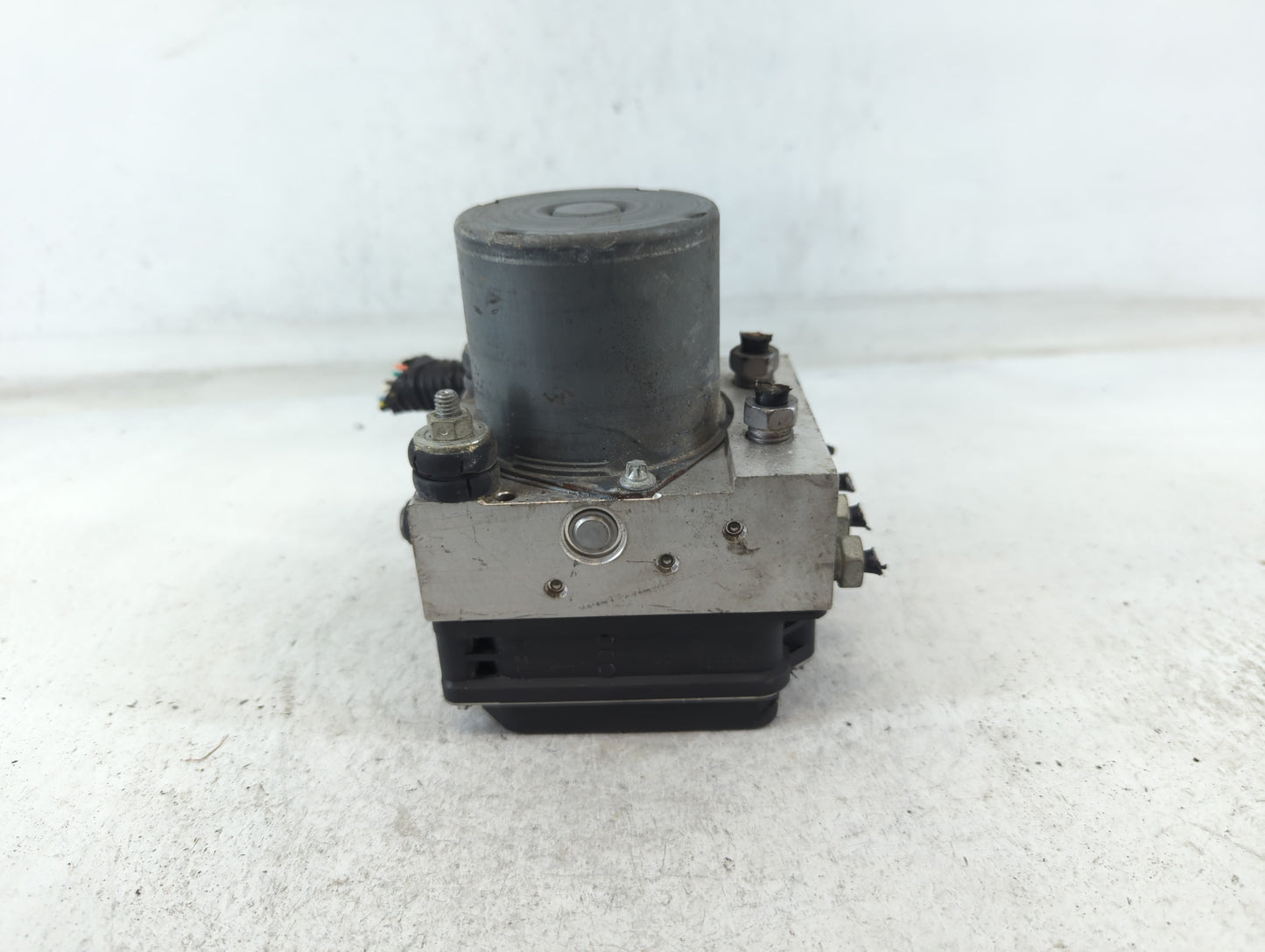 2010-2011 Chevrolet Camaro ABS Pump Control Module Replacement P/N:92246443 0 265 230 336 05 Fits Fits 2010 2011 OEM Used Au