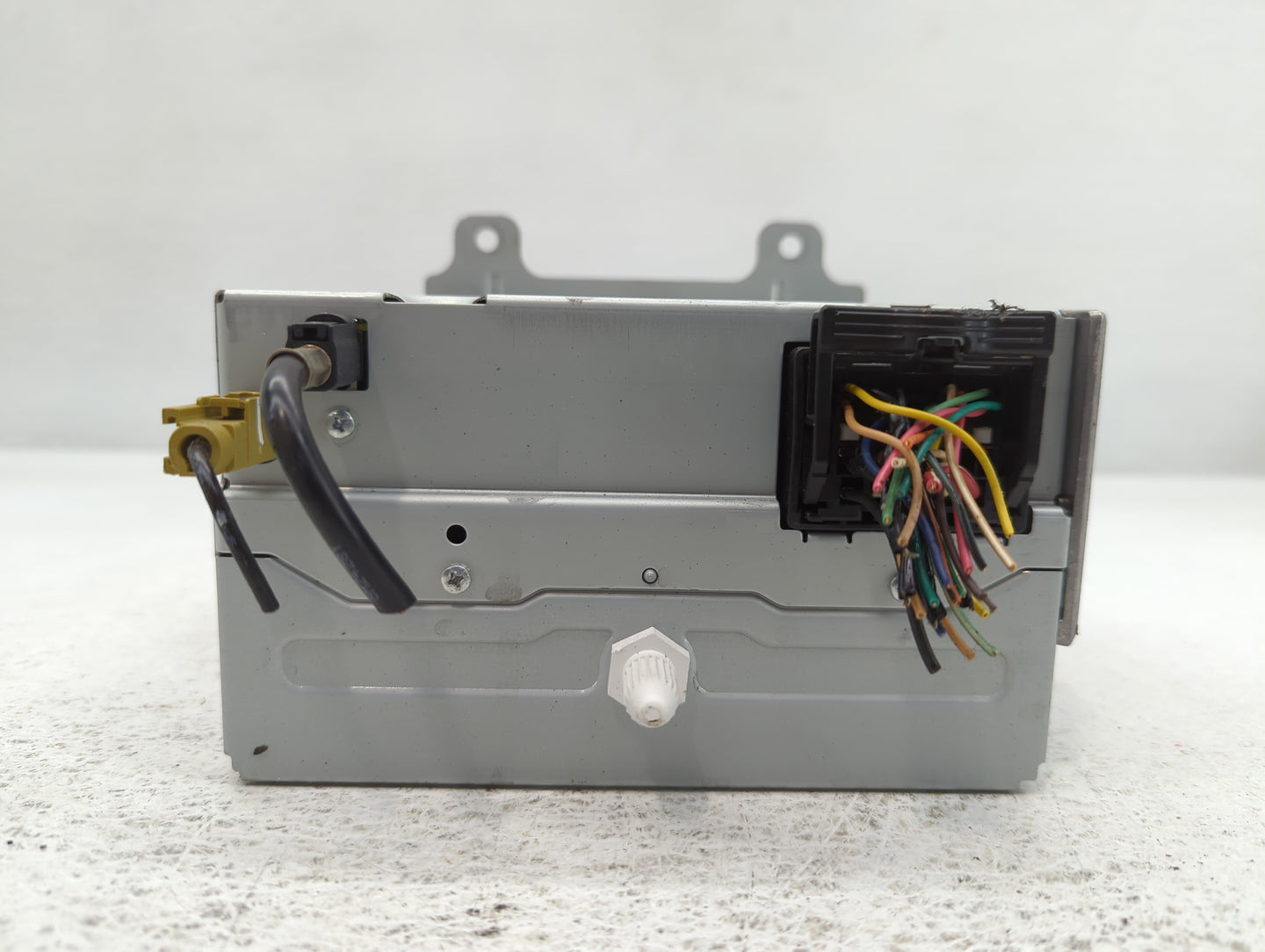 2011-2012 Chevrolet Camaro Am Fm Cd Player Radio Receiver - Oemusedautoparts1.com