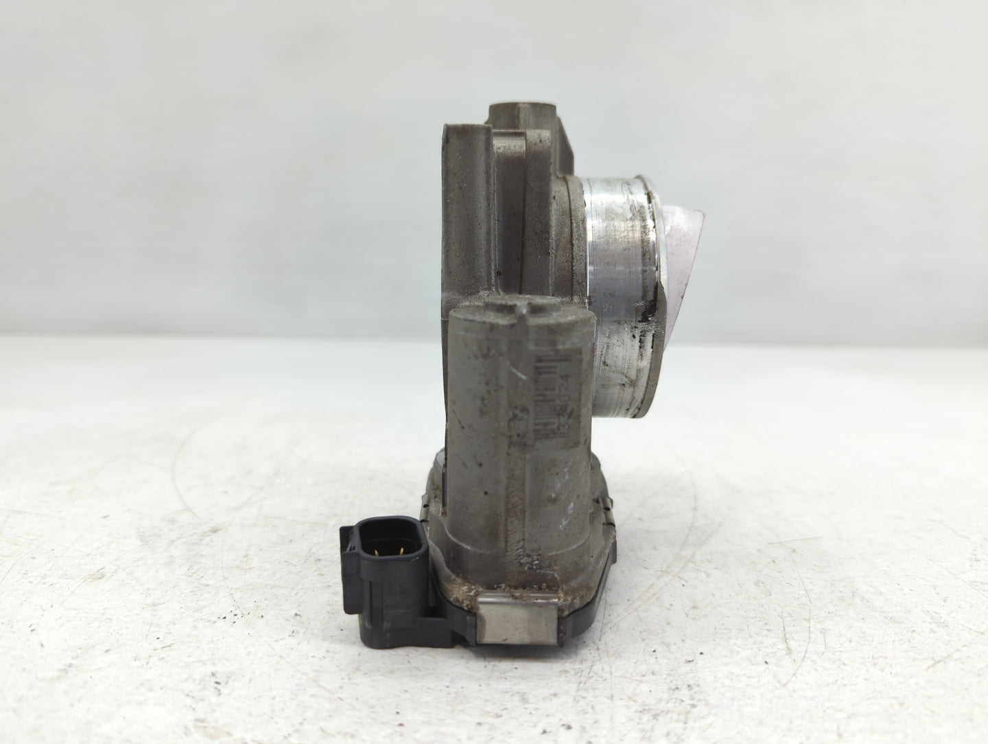 2010-2011 Chevrolet Camaro Throttle Body P/N:AA94AA4074C Fits Fits 2007 2008 2009 2010 2011 2012 OEM Used Auto Parts - Oemus
