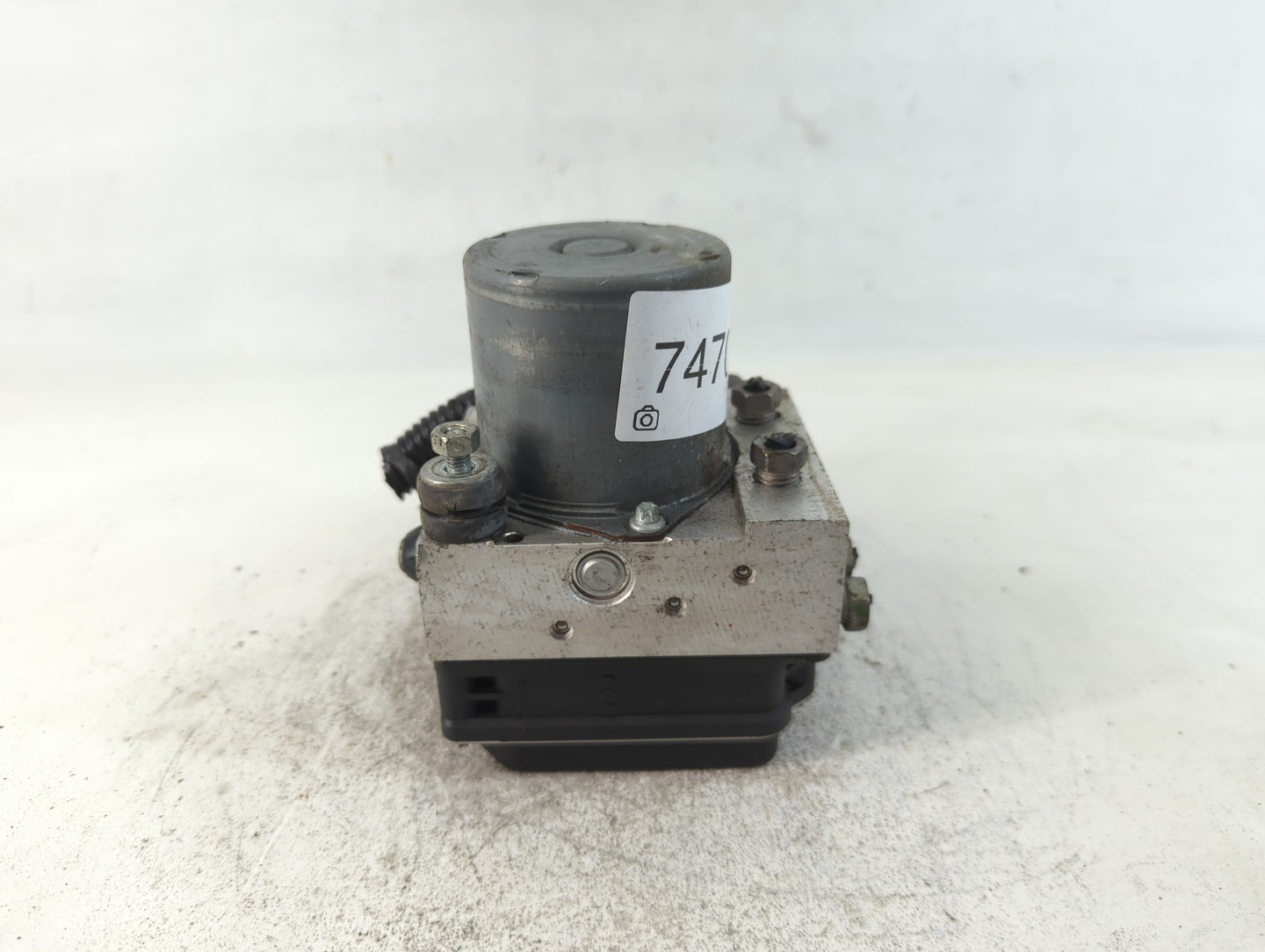 2010-2011 Chevrolet Camaro ABS Pump Control Module Replacement P/N:92246443 0 265 230 336 Fits Fits 2010 2011 OEM Used Auto 
