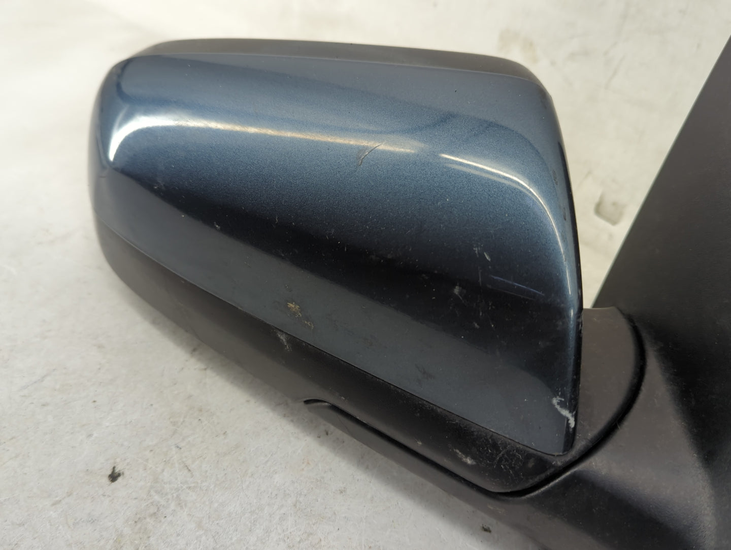 2011-2013 Chevrolet Caprice Passenger Side View Mirror - Right Door Mirror OEM Used - Oemusedautoparts1.com