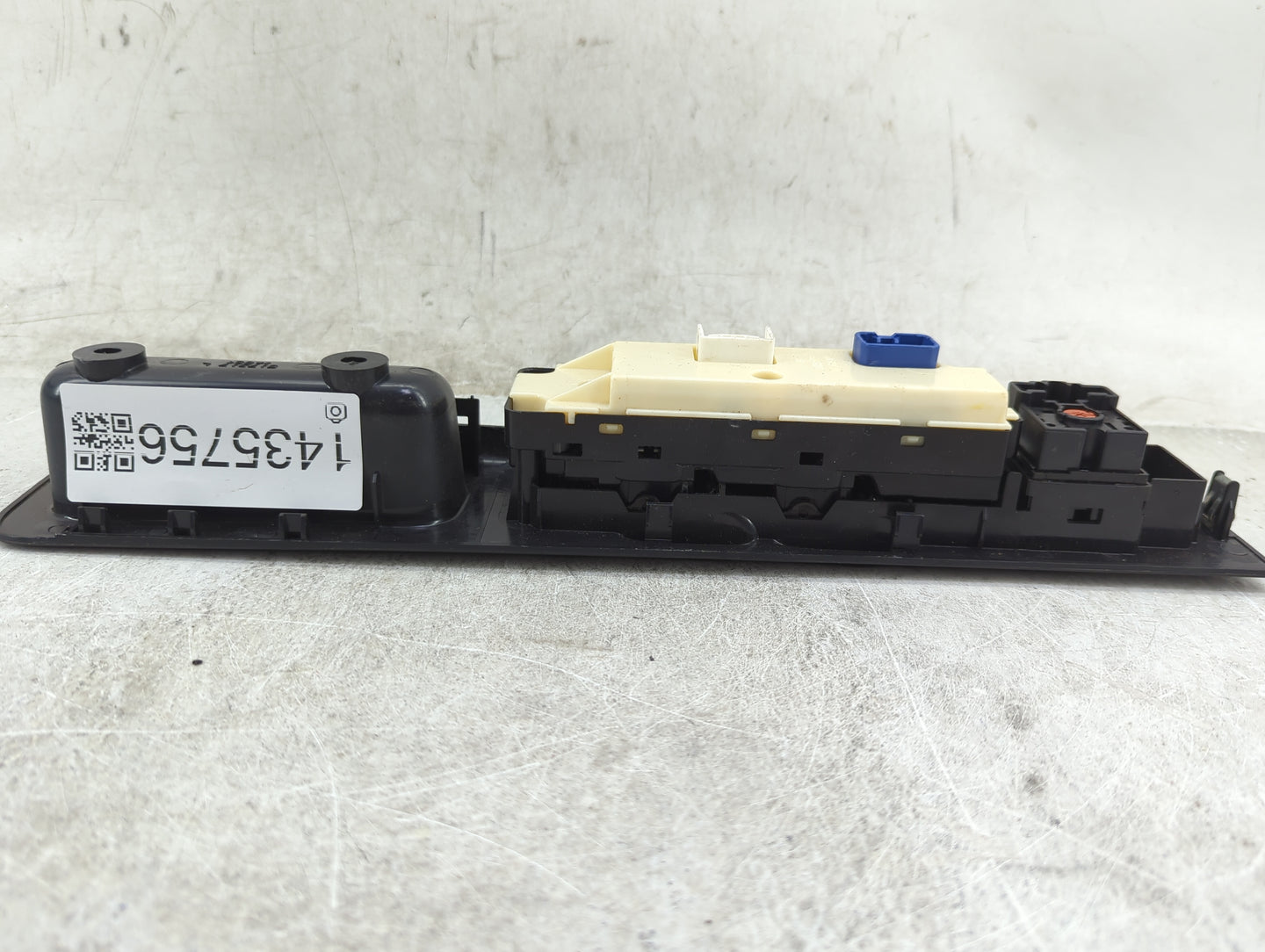 2004-2012 Chevrolet Colorado Master Power Window Switch Replacement Driver Side Left P/N:517317 Fits OEM Used Auto Parts - O