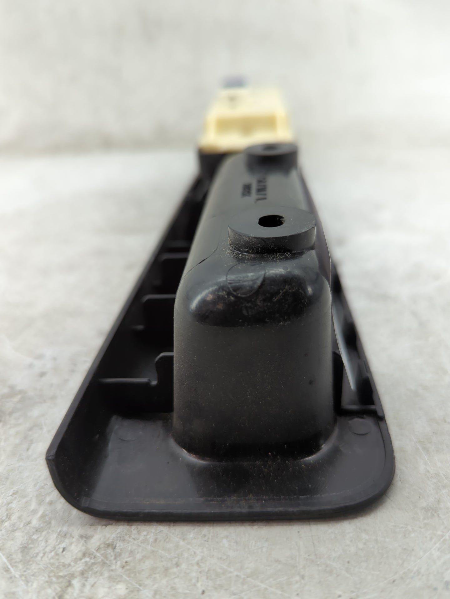 2004-2012 Chevrolet Colorado Master Power Window Switch Replacement Driver Side Left P/N:517317 Fits OEM Used Auto Parts - O