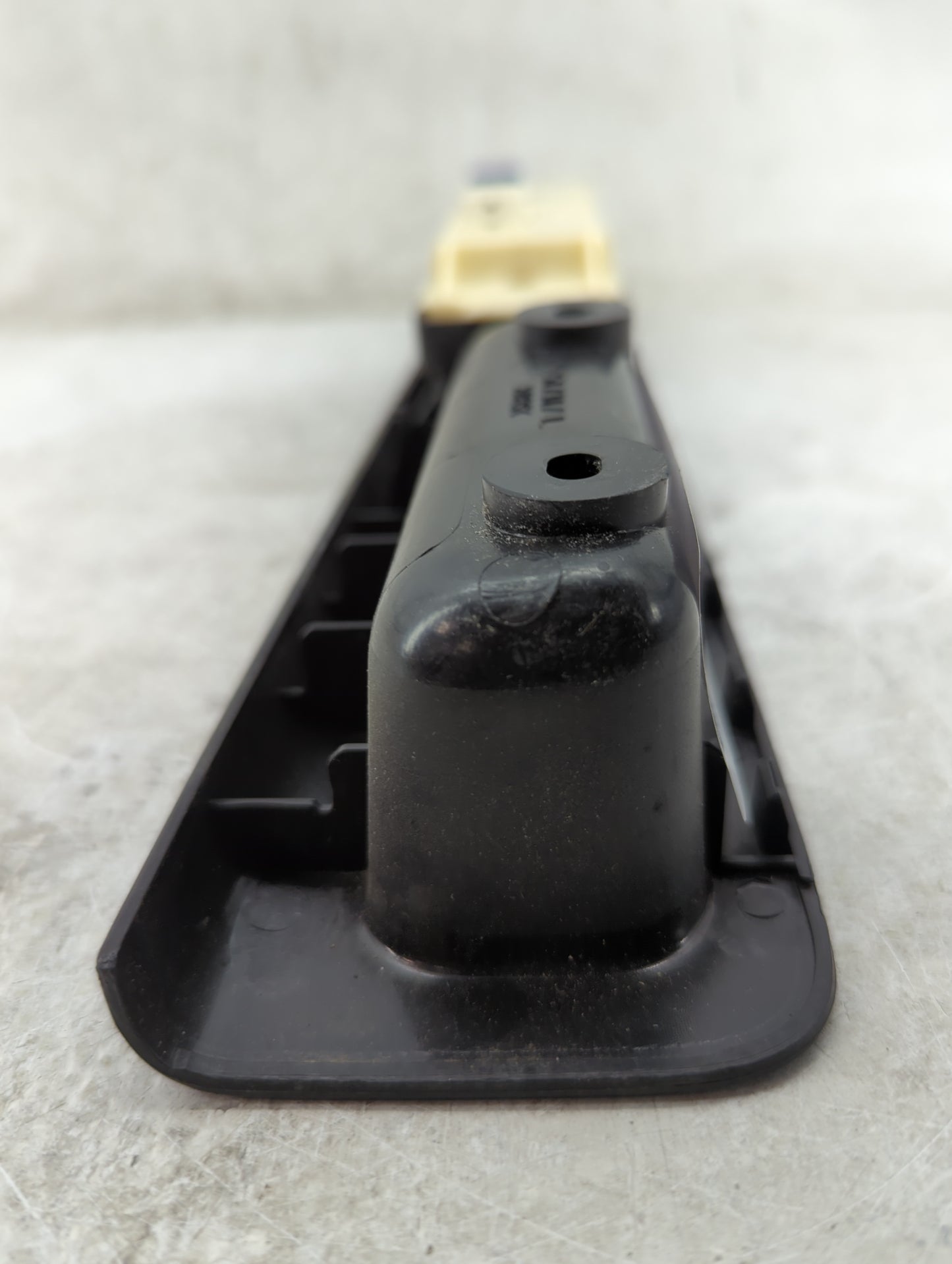 2004-2012 Chevrolet Colorado Master Power Window Switch Replacement Driver Side Left P/N:517317 Fits OEM Used Auto Parts - O