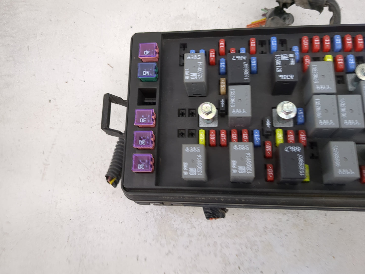 2009-2012 Chevrolet Colorado Fusebox Fuse Box Panel Relay Module P/N:20885194 Fits Fits 2009 2010 2011 2012 OEM Used Auto Pa