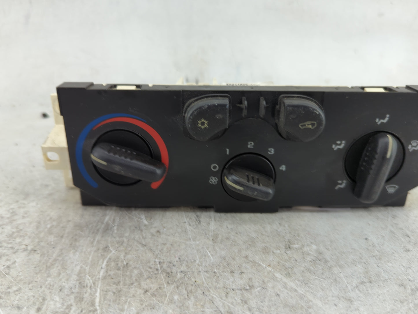 2004-2012 Chevrolet Colorado Climate Control Module Temperature AC/Heater Replacement P/N:25841856 Fits OEM Used Auto Parts 