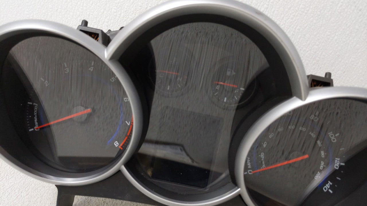 2011 Chevrolet Cruze Instrument Cluster Speedometer Gauges P/N:811511914 769212-670A, 95018203, 95018205 Fits OEM Used Auto 