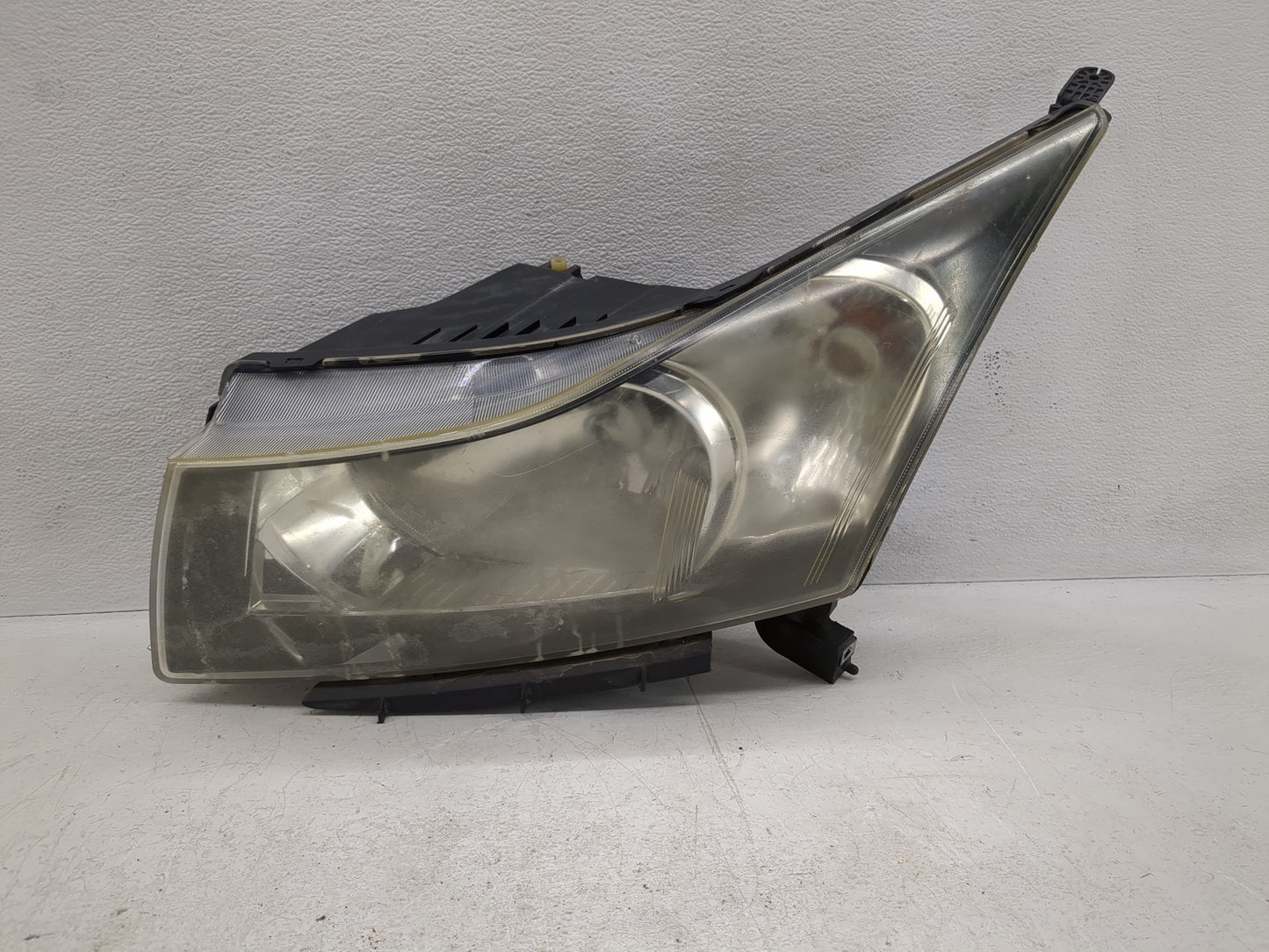 2011-2012 Chevrolet Cruze Driver Left Oem Head Light Headlight Lamp - Oemusedautoparts1.com