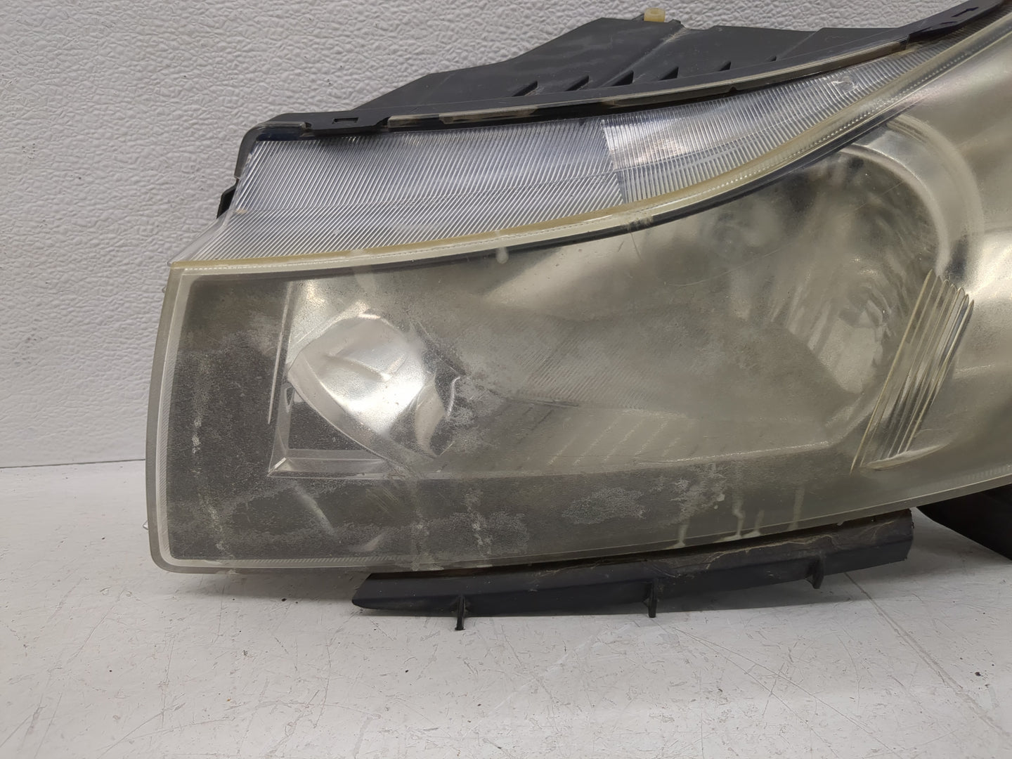 2011-2012 Chevrolet Cruze Driver Left Oem Head Light Headlight Lamp - Oemusedautoparts1.com
