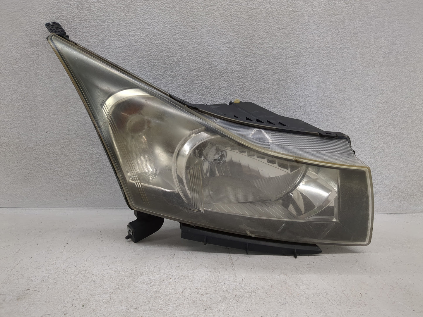 2011-2012 Chevrolet Cruze Passenger Right Oem Head Light Headlight Lamp - Oemusedautoparts1.com