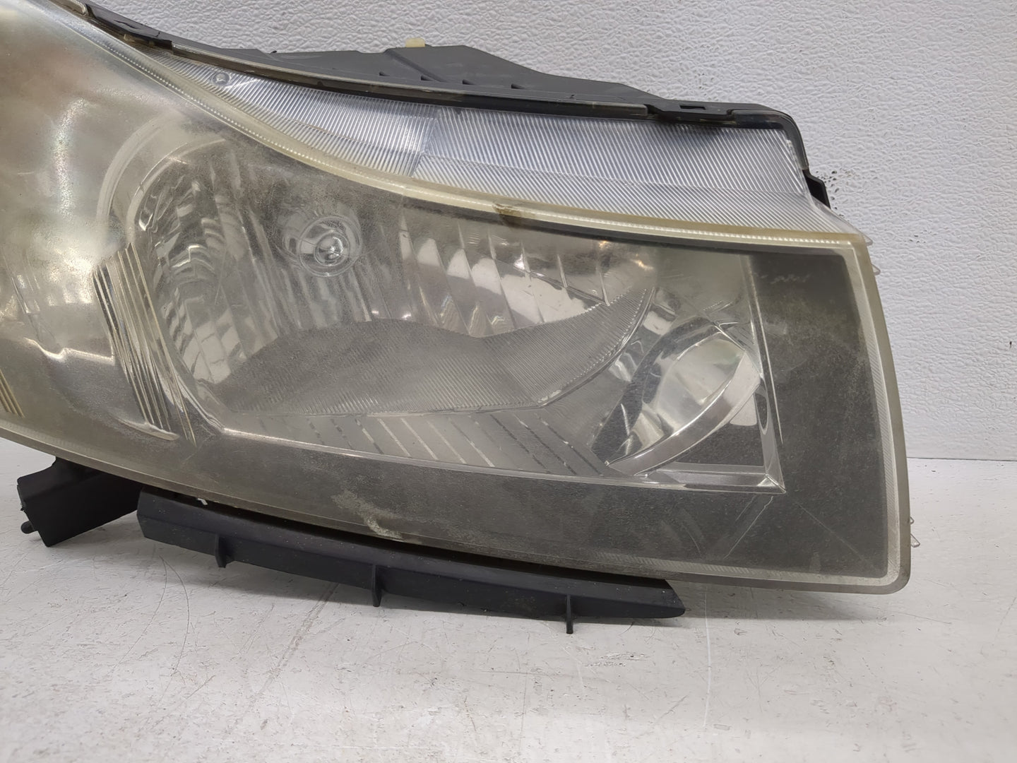 2011-2012 Chevrolet Cruze Passenger Right Oem Head Light Headlight Lamp - Oemusedautoparts1.com