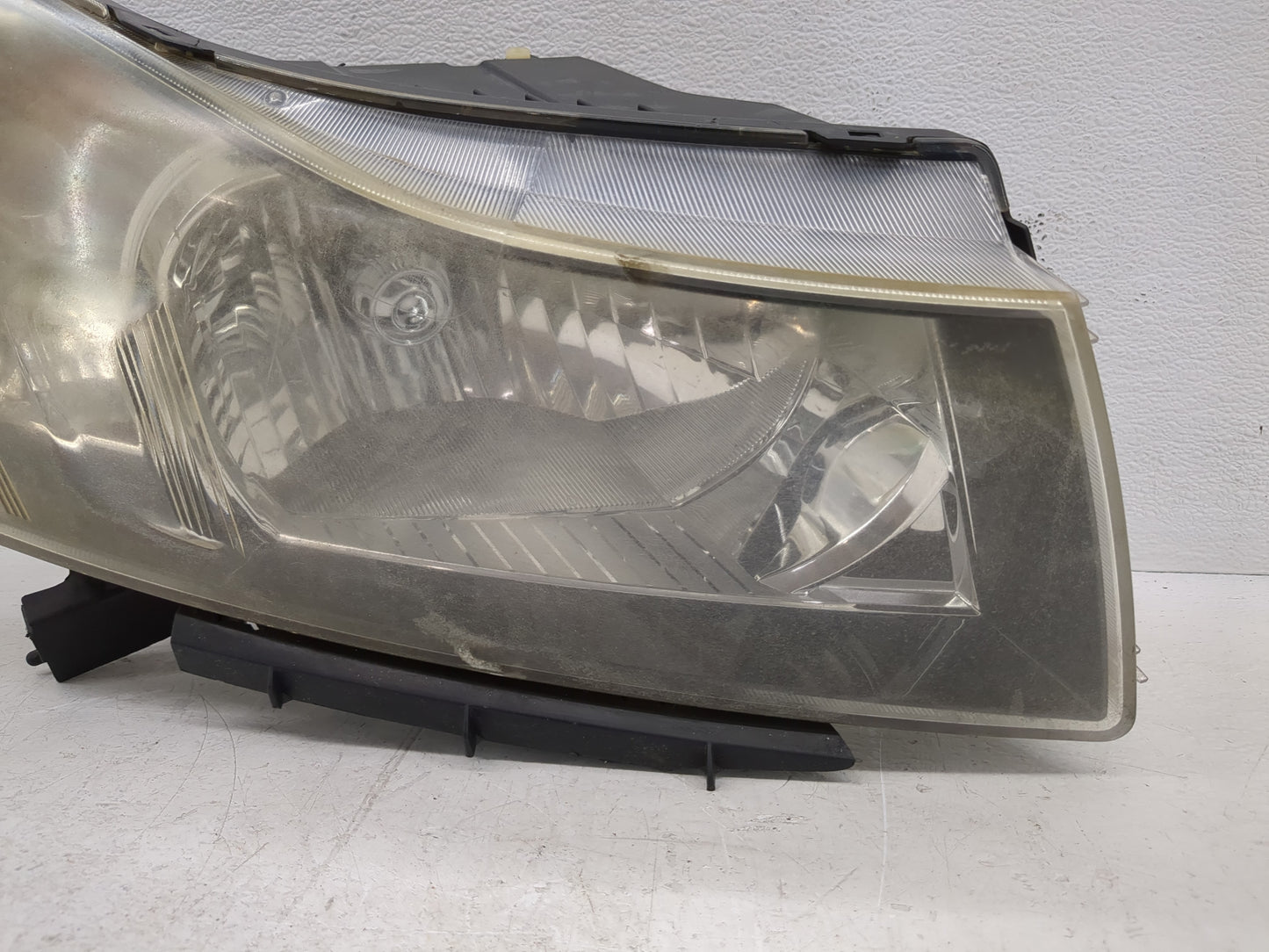 2011-2012 Chevrolet Cruze Passenger Right Oem Head Light Headlight Lamp - Oemusedautoparts1.com
