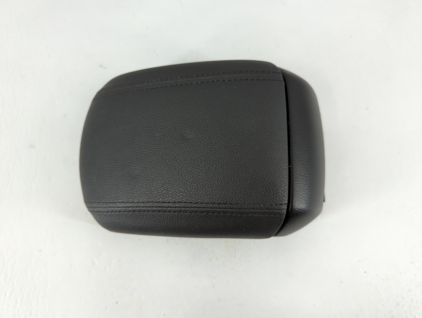 2011-2012 Chevrolet Cruze Center Console Armrest Cover Lid P/N:SM0791 Fits Fits 2011 2012 OEM Used Auto Parts - Oemusedautop