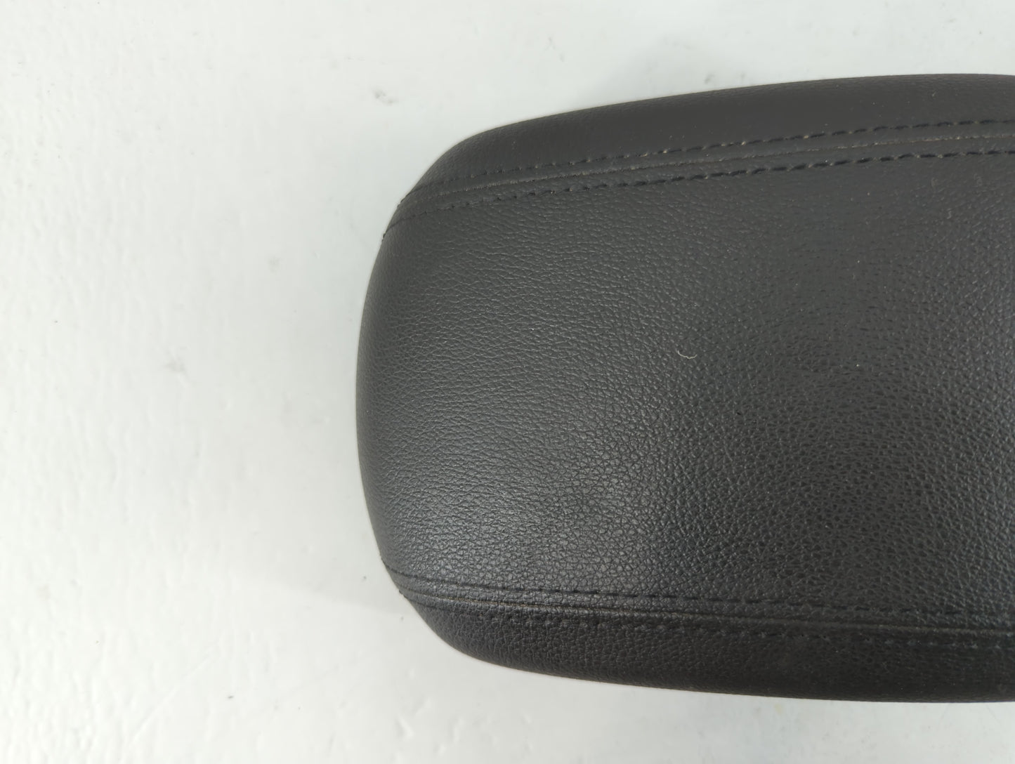 2011-2012 Chevrolet Cruze Center Console Armrest Cover Lid P/N:SM0791 Fits Fits 2011 2012 OEM Used Auto Parts - Oemusedautop
