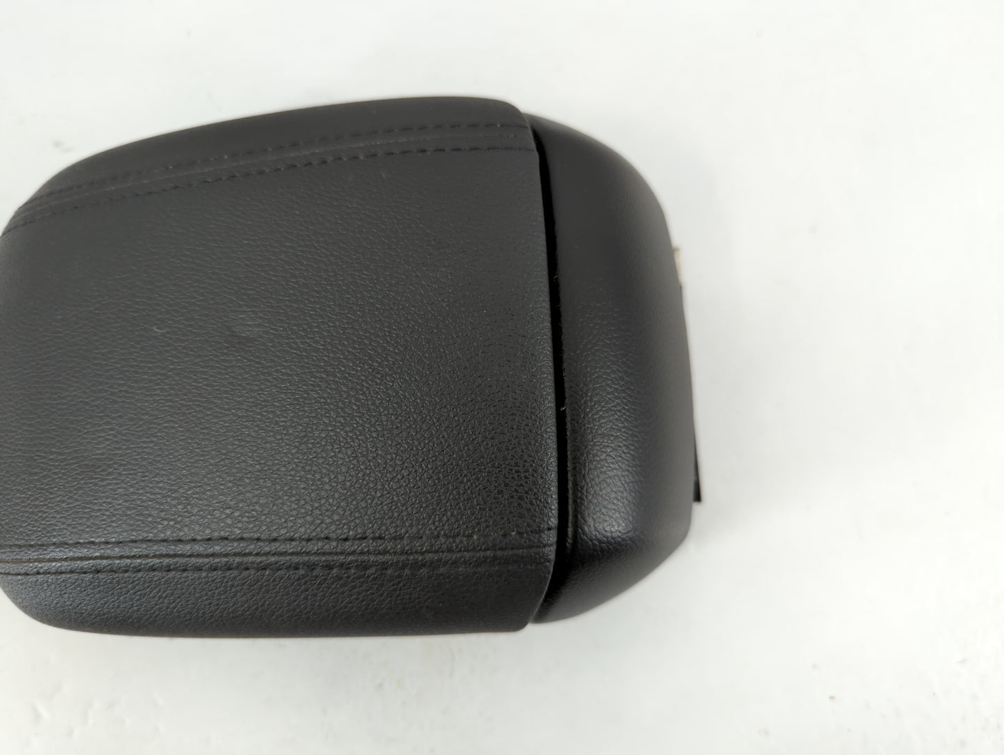 2011-2012 Chevrolet Cruze Center Console Armrest Cover Lid P/N:SM0791 Fits Fits 2011 2012 OEM Used Auto Parts - Oemusedautop