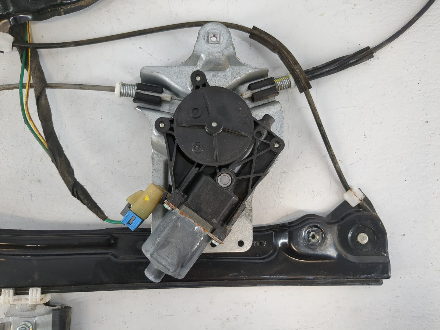 2011-2012 Chevrolet Cruze Driver Front Left Power Window Motor - Oemusedautoparts1.com
