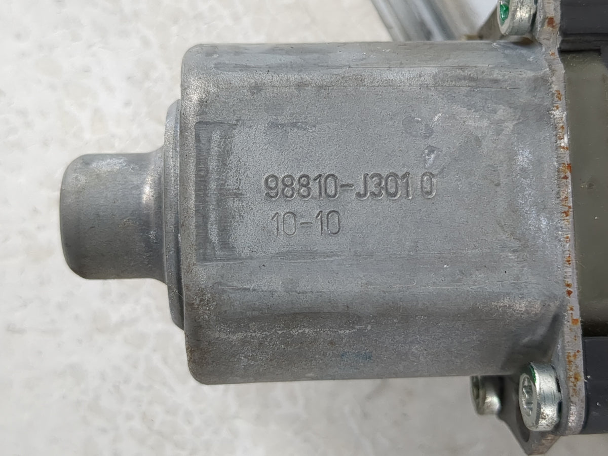 2011-2012 Chevrolet Cruze Used Window Regulator Right Passenger Rear 1035527 - Oemusedautoparts1.com