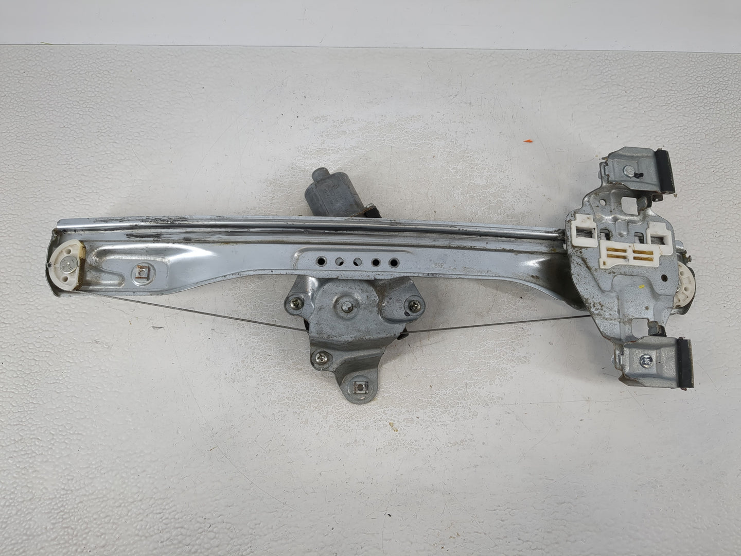 2011-2012 Chevrolet Cruze Used Window Regulator Right Passenger Rear - Oemusedautoparts1.com