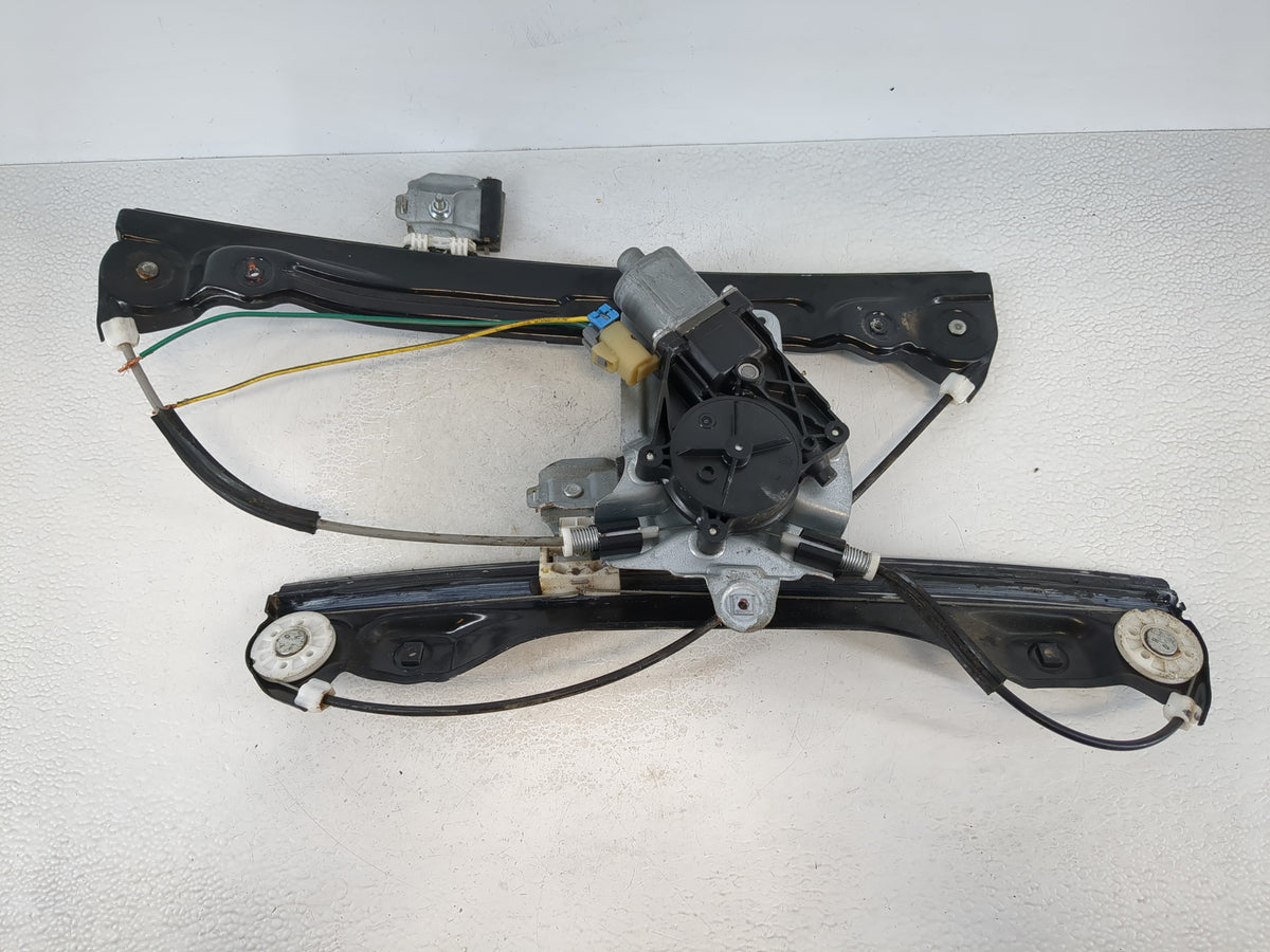 2011-2012 Chevrolet Cruze Used Window Regulator Passenger Front 1035528 - Oemusedautoparts1.com