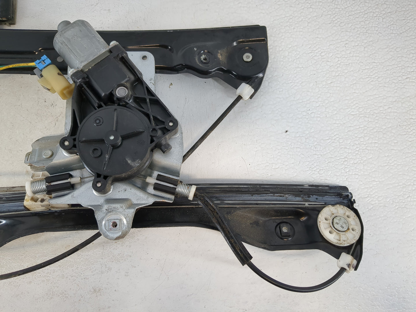 2011-2012 Chevrolet Cruze Used Window Regulator Passenger Front 1035528 - Oemusedautoparts1.com