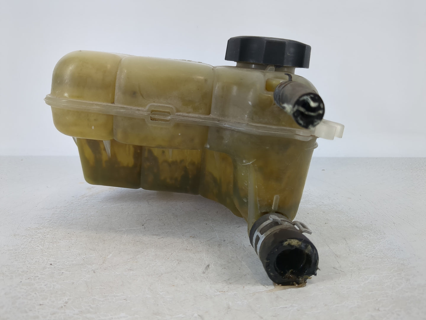 2011 Chevrolet Cruze Radiator Coolant Overflow Expansion Tank Bottle 1035551 - Oemusedautoparts1.com