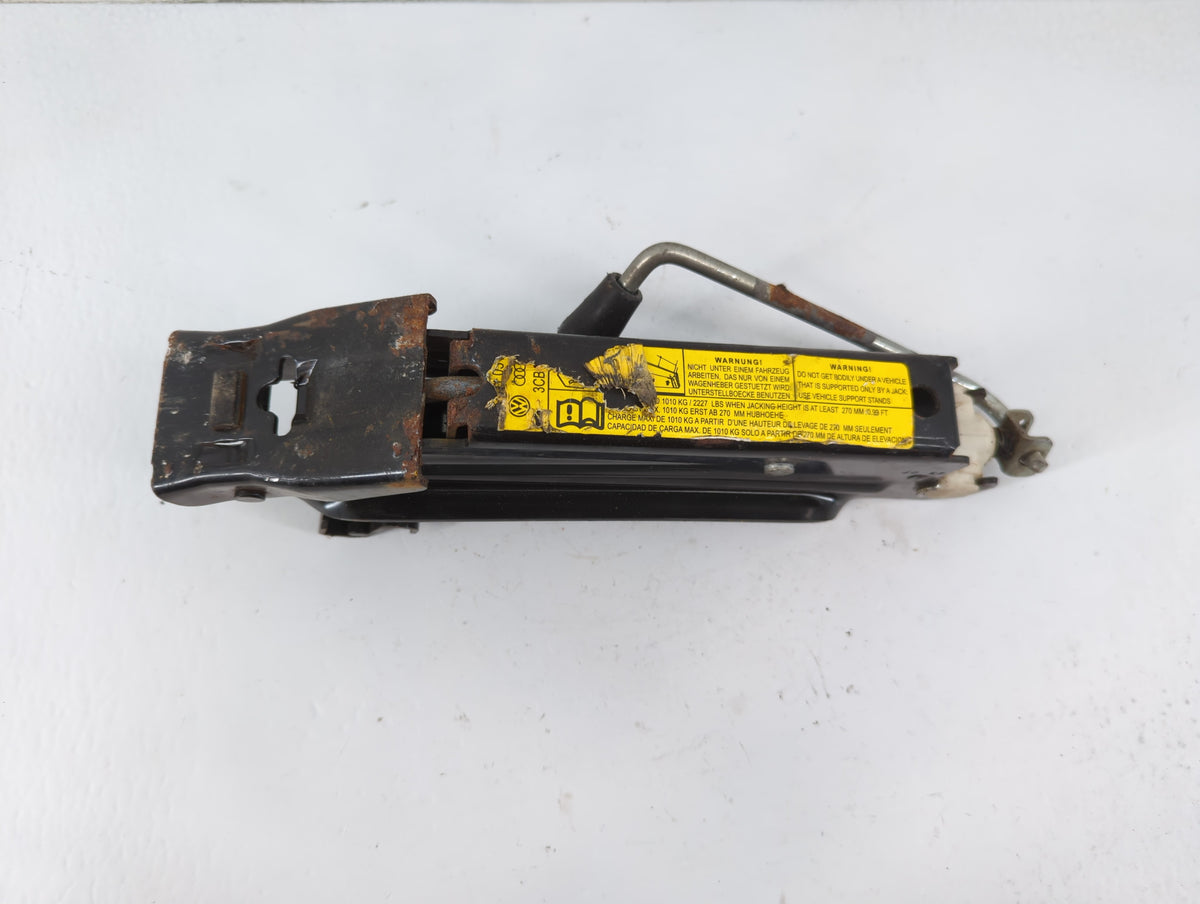 2011 Chevrolet Cruze Spare Scissor Car Jack 1035558 - Oemusedautoparts1.com