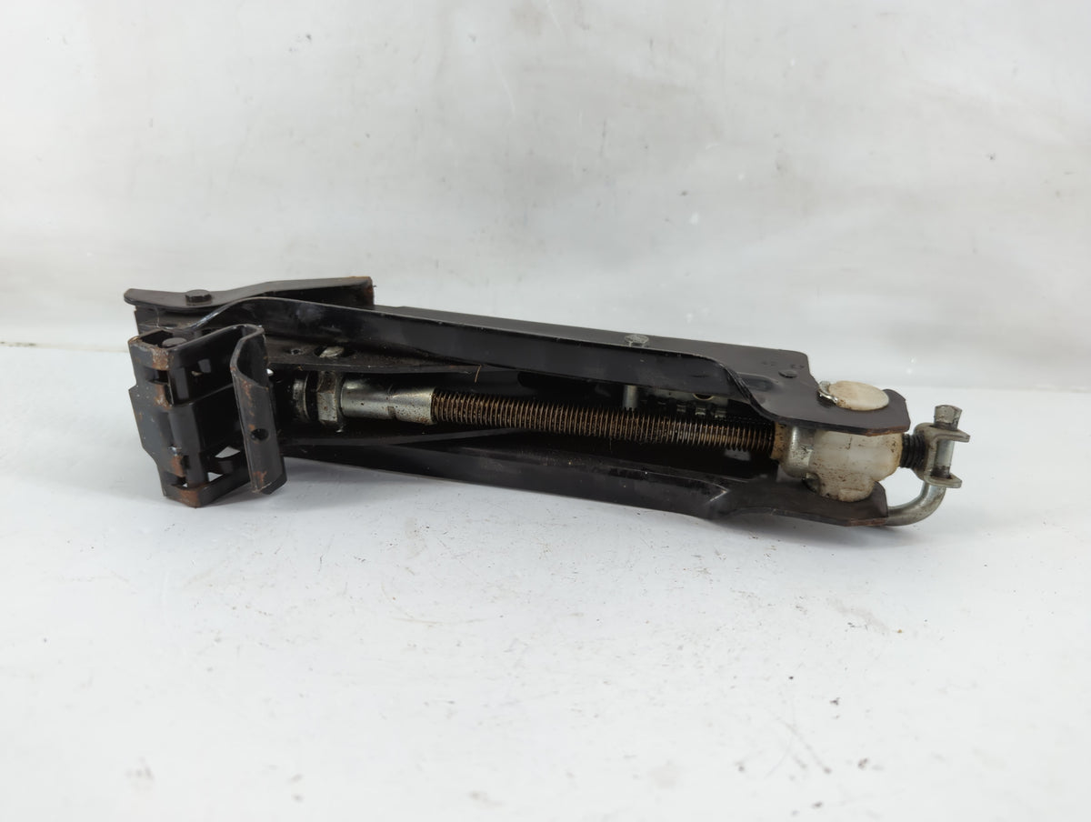2011 Chevrolet Cruze Spare Scissor Car Jack 1035558 - Oemusedautoparts1.com